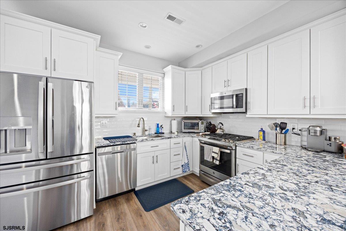 Ventnor, New Jersey 08406, United States, 4 Bedrooms Bedrooms, ,4 BathroomsBathrooms,Residential,Active,177239