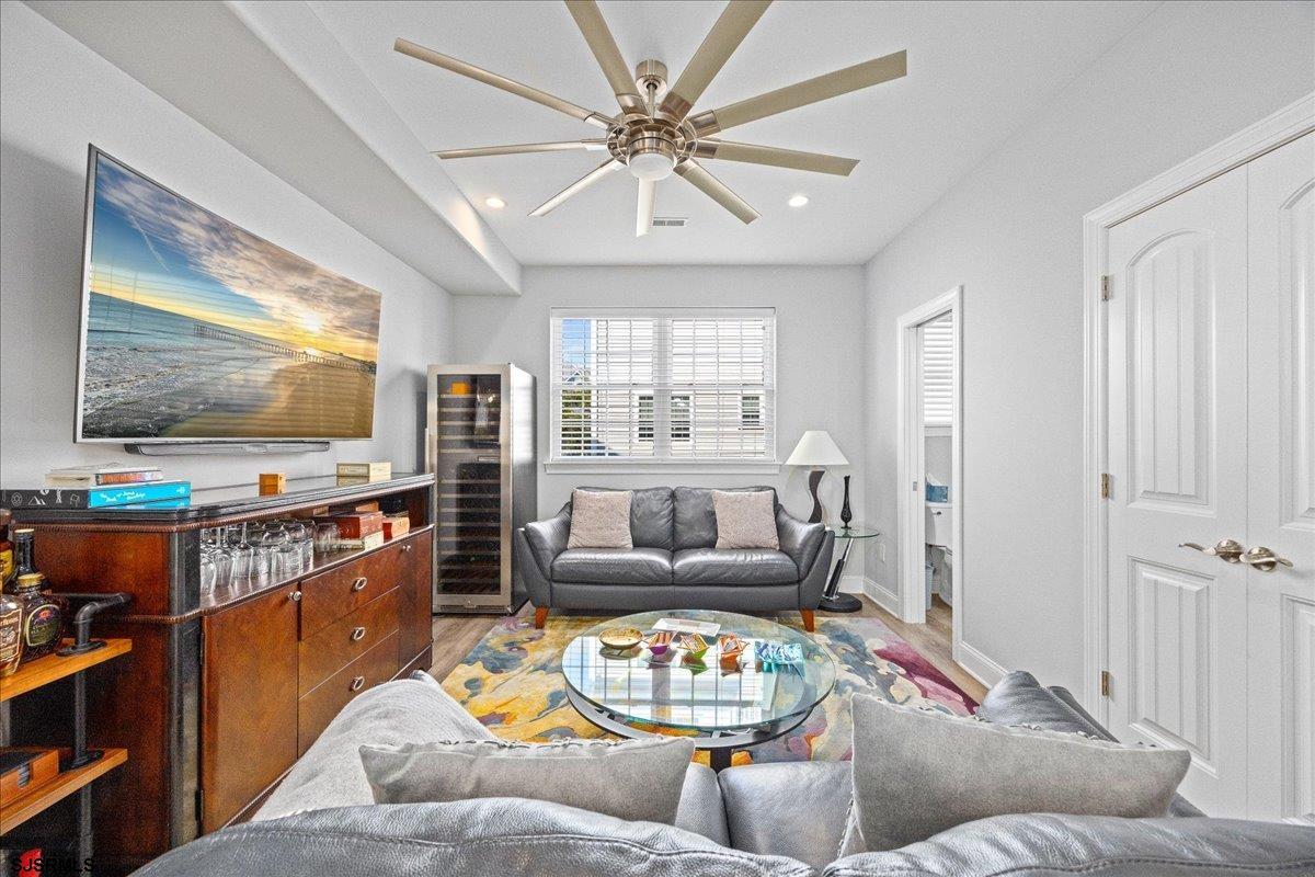 Ventnor, New Jersey 08406, United States, 4 Bedrooms Bedrooms, ,4 BathroomsBathrooms,Residential,Active,177239