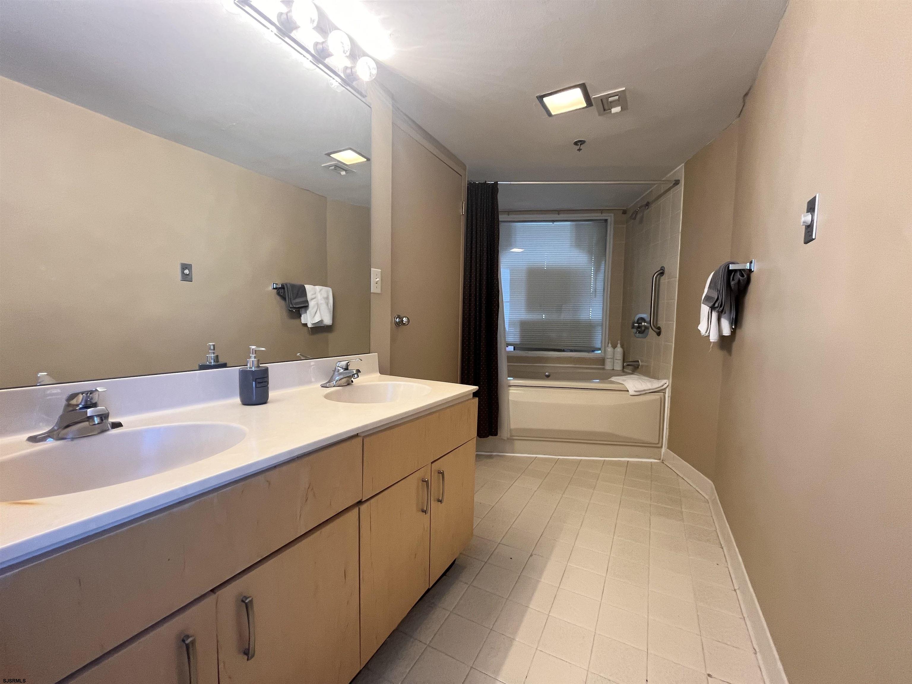 Atlantic City, New Jersey 08401, United States, ,1 BathroomBathrooms,Residential,Active,9219