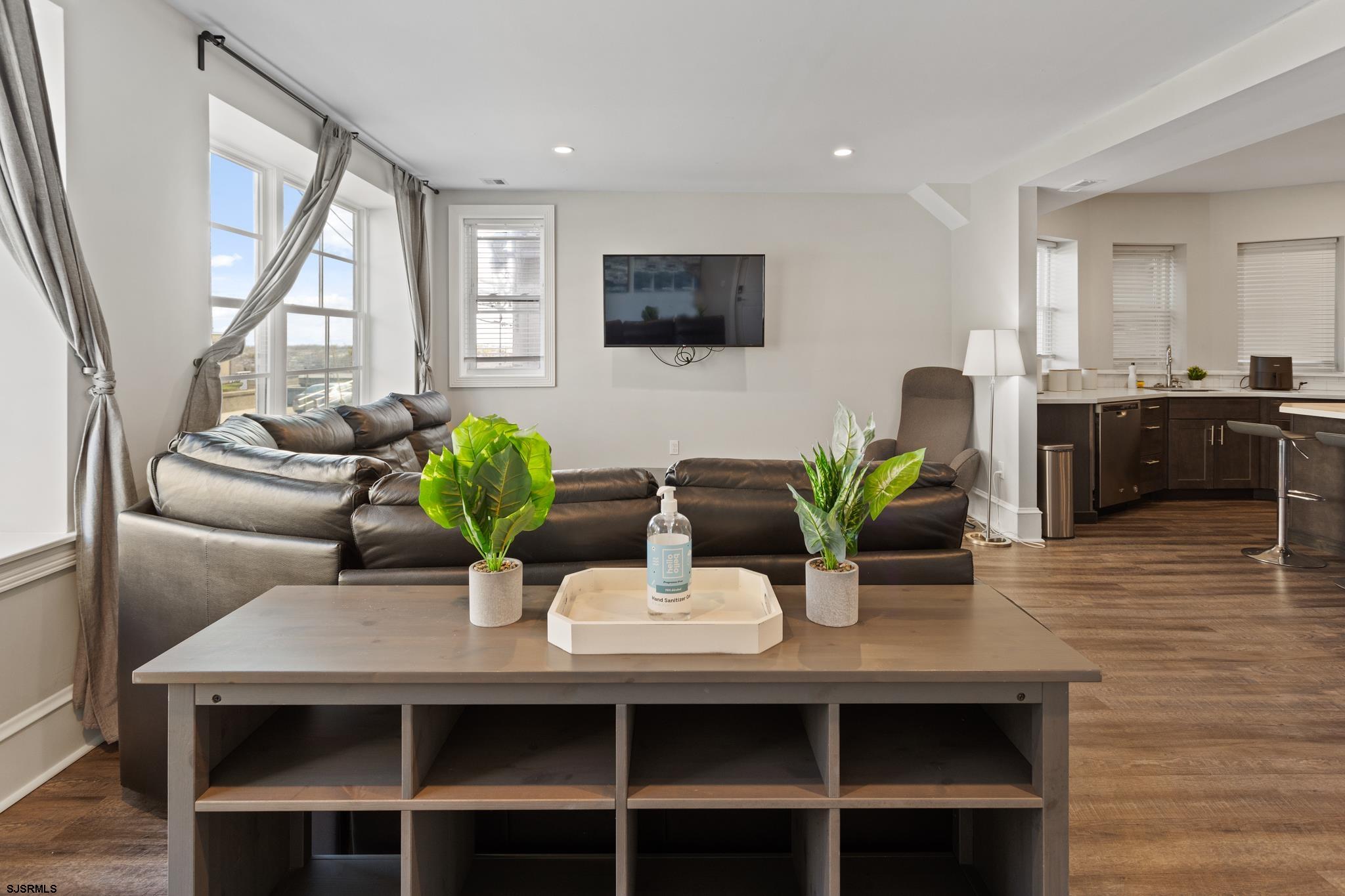 Atlantic City, New Jersey 08401, United States, 12 Bedrooms Bedrooms, ,6 BathroomsBathrooms,Residential,Active,158174