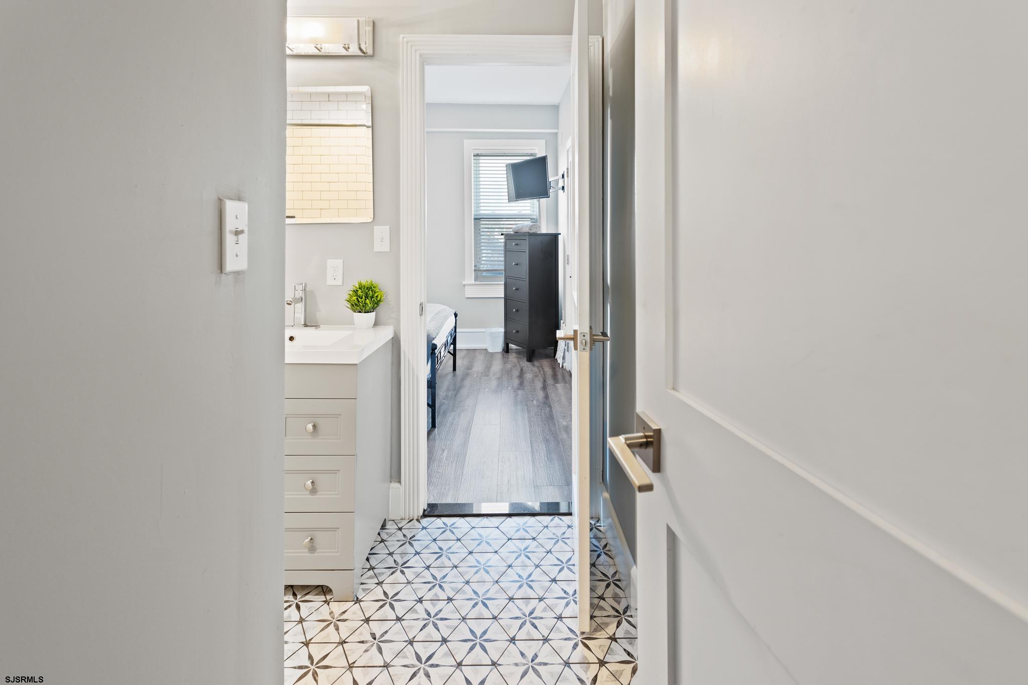 Atlantic City, New Jersey 08401, United States, 12 Bedrooms Bedrooms, ,6 BathroomsBathrooms,Residential,Active,158174