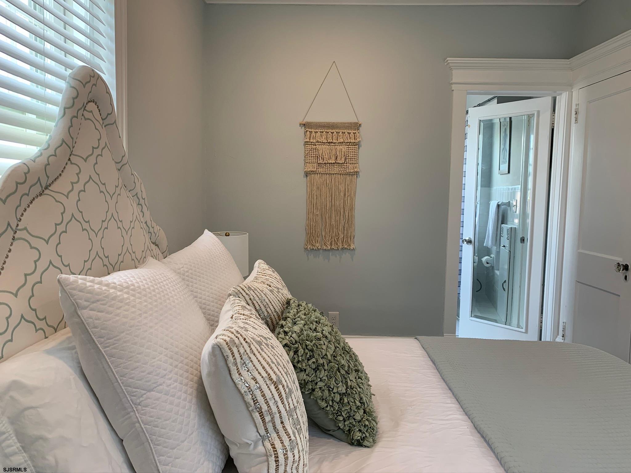 Ventnor, New Jersey 08406, United States, 7 Bedrooms Bedrooms, ,5 BathroomsBathrooms,Residential,Active,76730