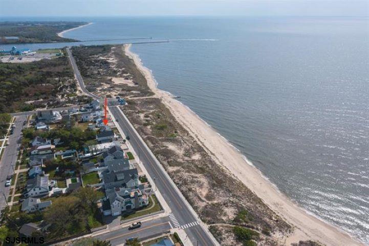 711 Beach Dr