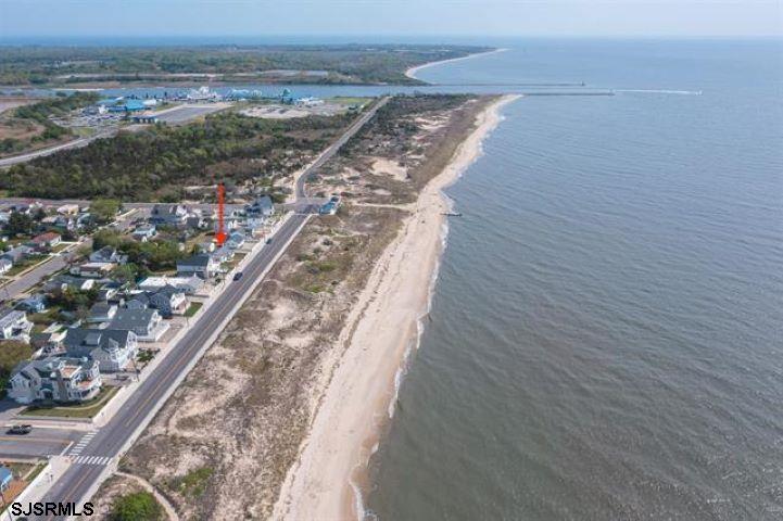 711 Beach Dr
