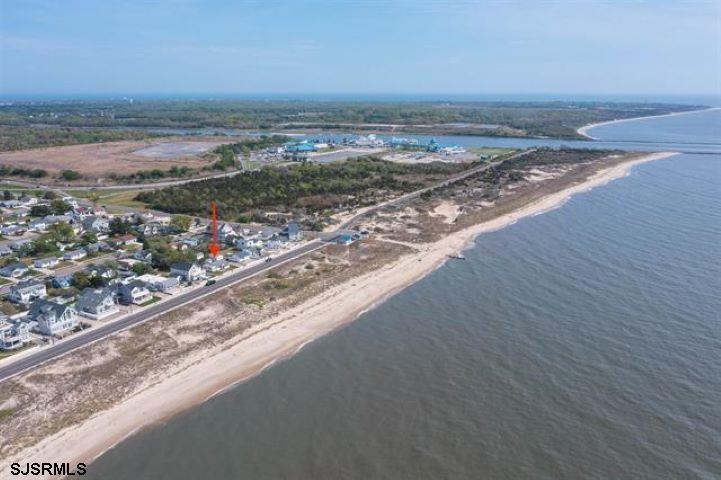 711 Beach Dr