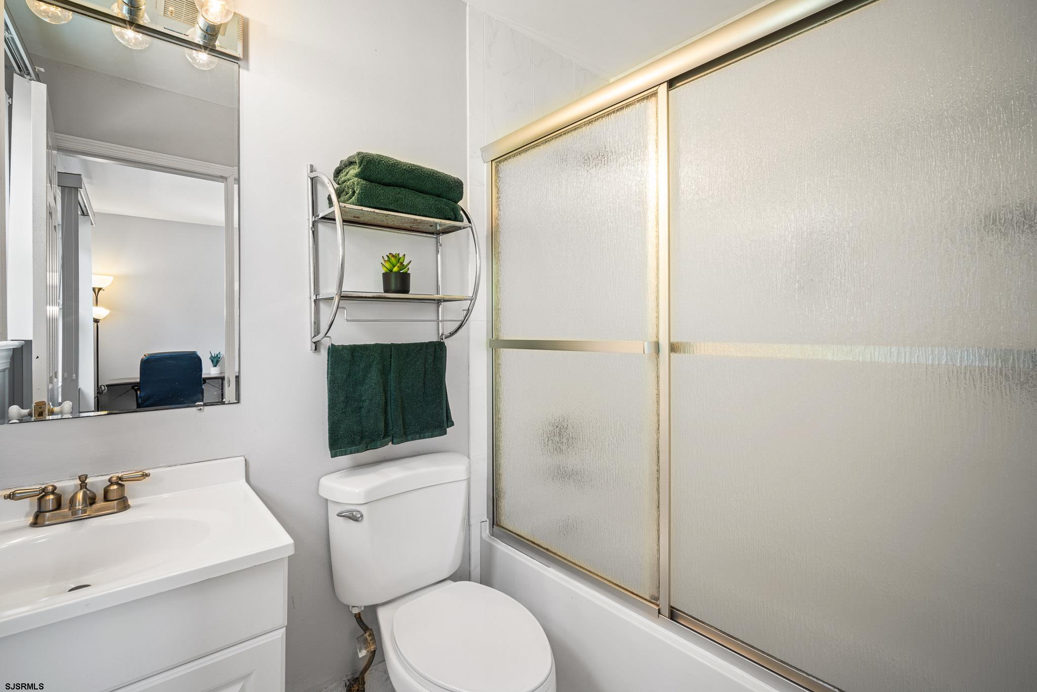 Absecon, New Jersey 08201, United States, 3 Bedrooms Bedrooms, ,2 BathroomsBathrooms,Residential,Pending,107822