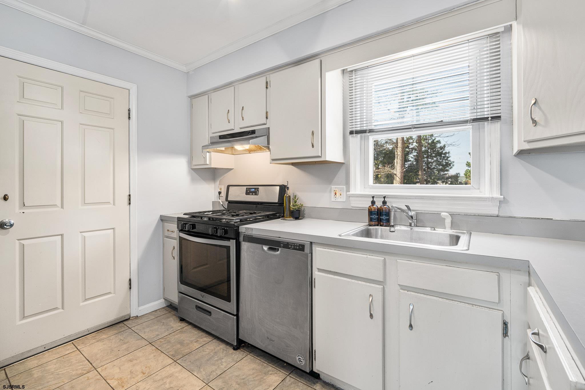 Absecon, New Jersey 08201, United States, 3 Bedrooms Bedrooms, ,2 BathroomsBathrooms,Residential,Pending,107822