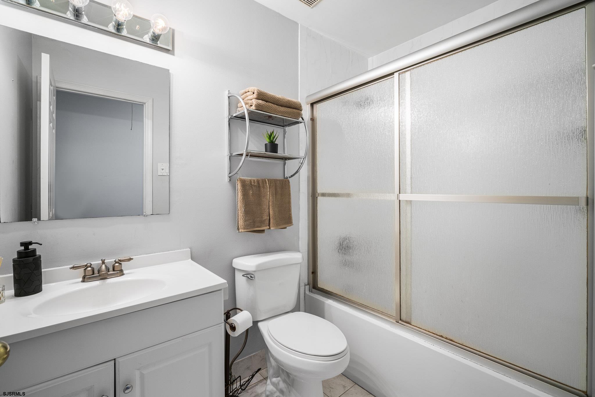 Absecon, New Jersey 08201, United States, 3 Bedrooms Bedrooms, ,2 BathroomsBathrooms,Residential,Pending,107822