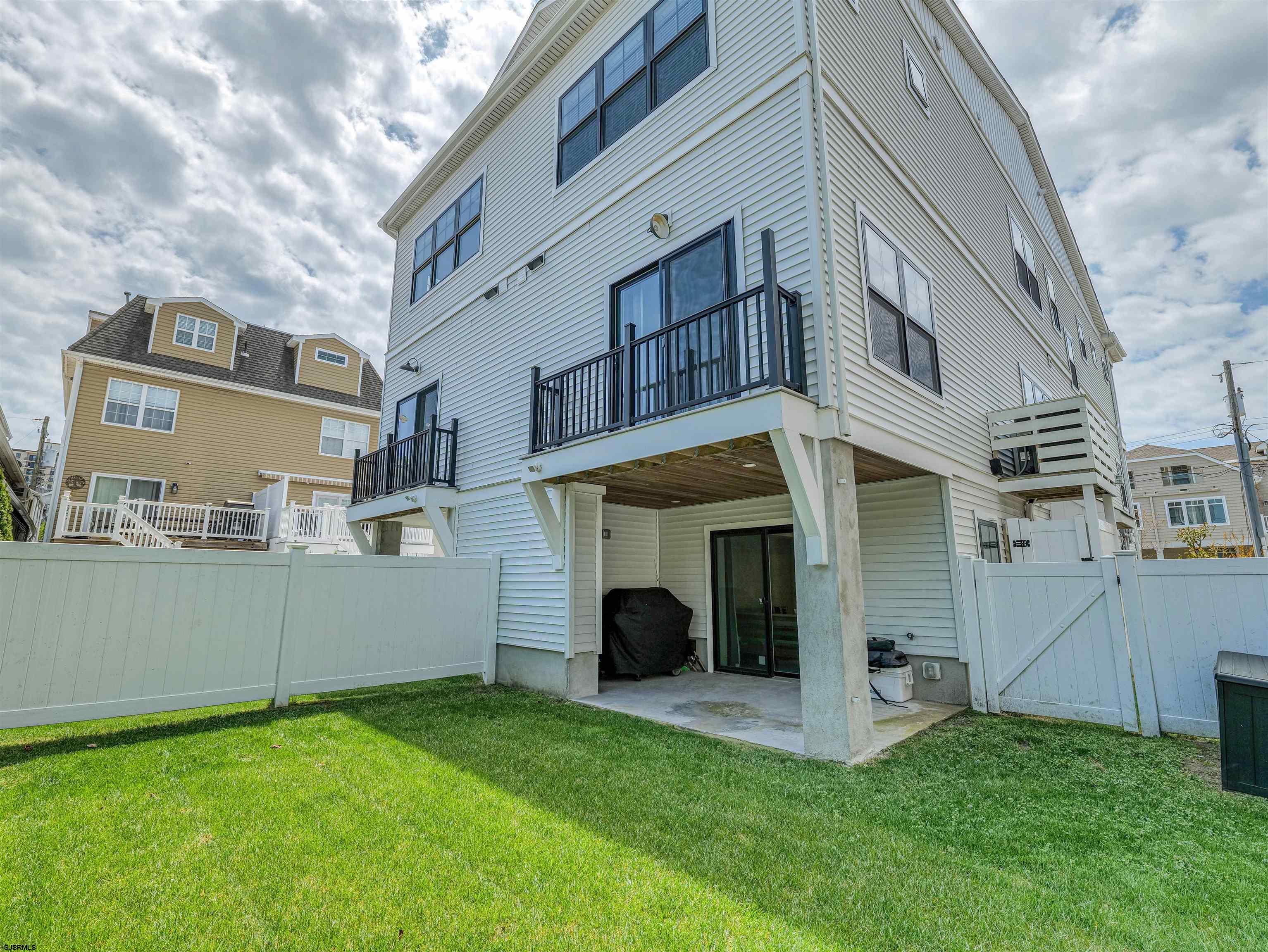 Margate, New Jersey 08402, United States, 4 Bedrooms Bedrooms, ,4 BathroomsBathrooms,Residential,Active,121579