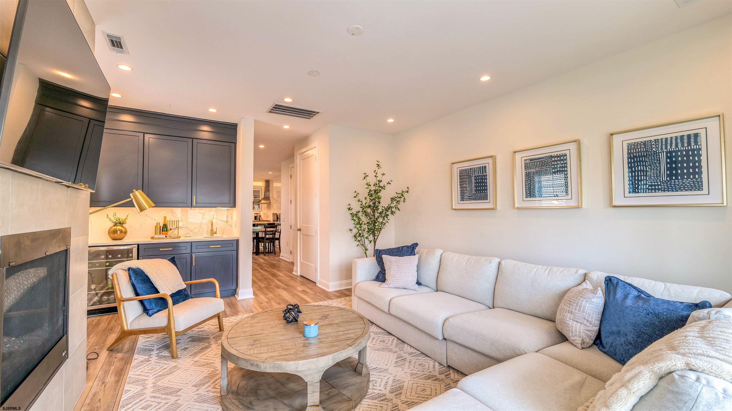 Margate, New Jersey 08402, United States, 4 Bedrooms Bedrooms, ,4 BathroomsBathrooms,Residential,Active,121579