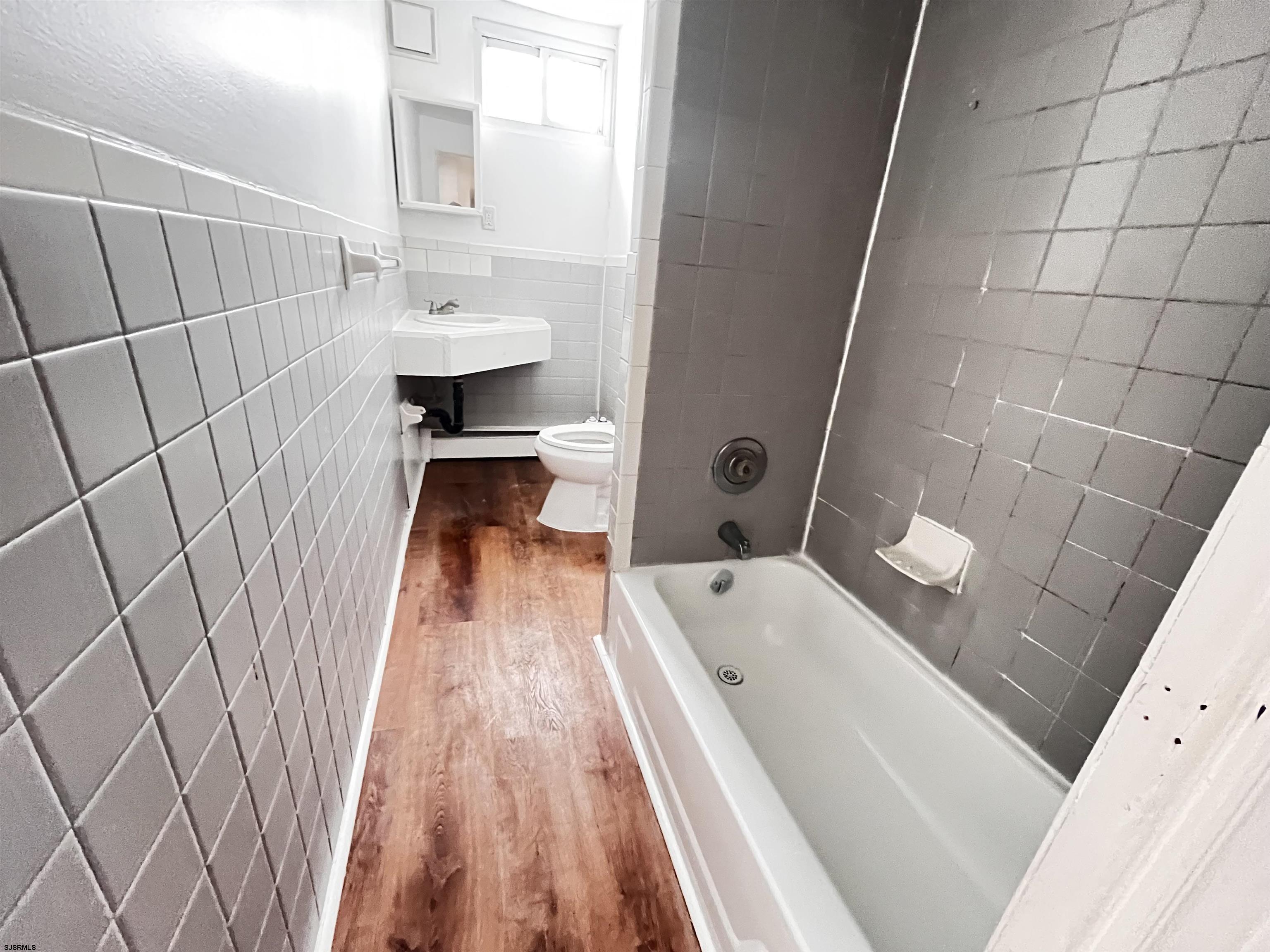 Atlantic City, New Jersey 08401, United States, 3 Bedrooms Bedrooms, ,1 BathroomBathrooms,Residential,Active,170552