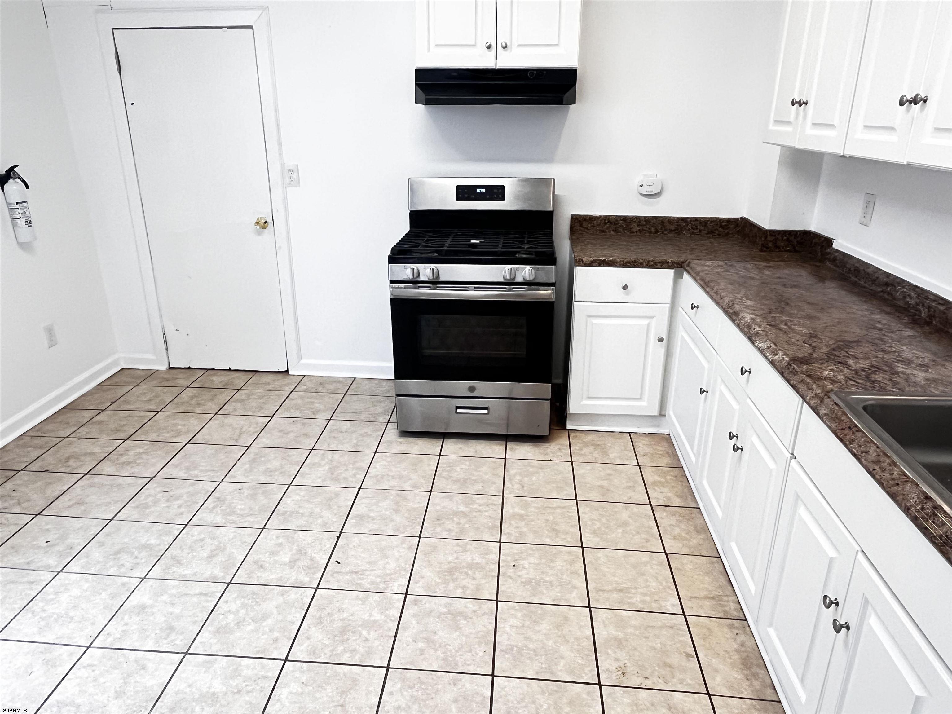 Atlantic City, New Jersey 08401, United States, 3 Bedrooms Bedrooms, ,1 BathroomBathrooms,Residential,Active,170552