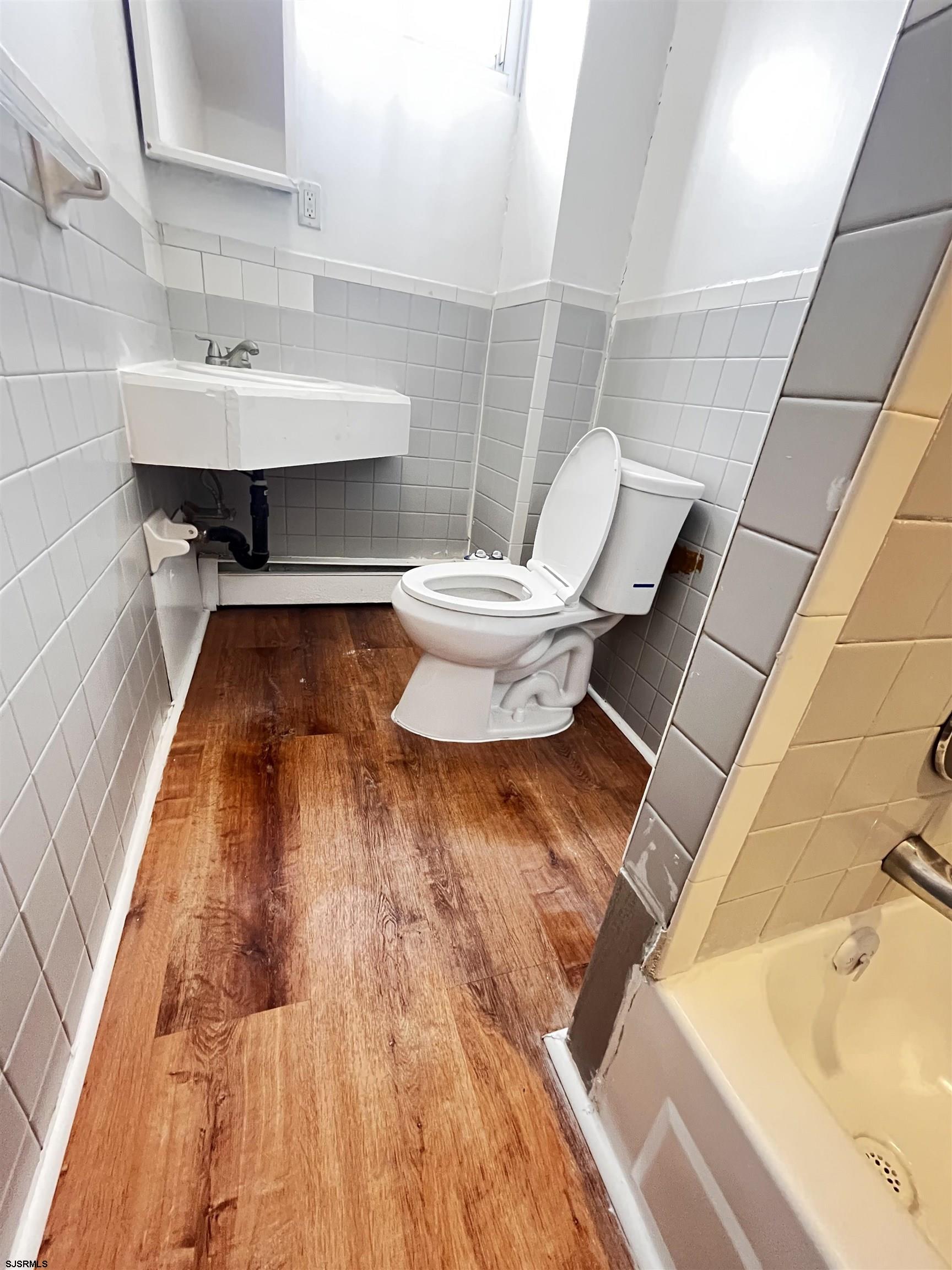 Atlantic City, New Jersey 08401, United States, 3 Bedrooms Bedrooms, ,1 BathroomBathrooms,Residential,Active,170552