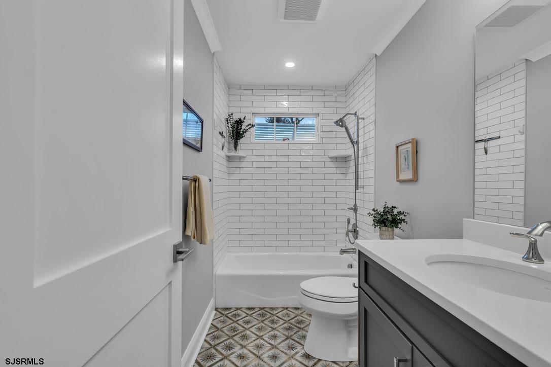 Linwood, New Jersey 08221, United States, 4 Bedrooms Bedrooms, ,3 BathroomsBathrooms,Residential,Active,247427