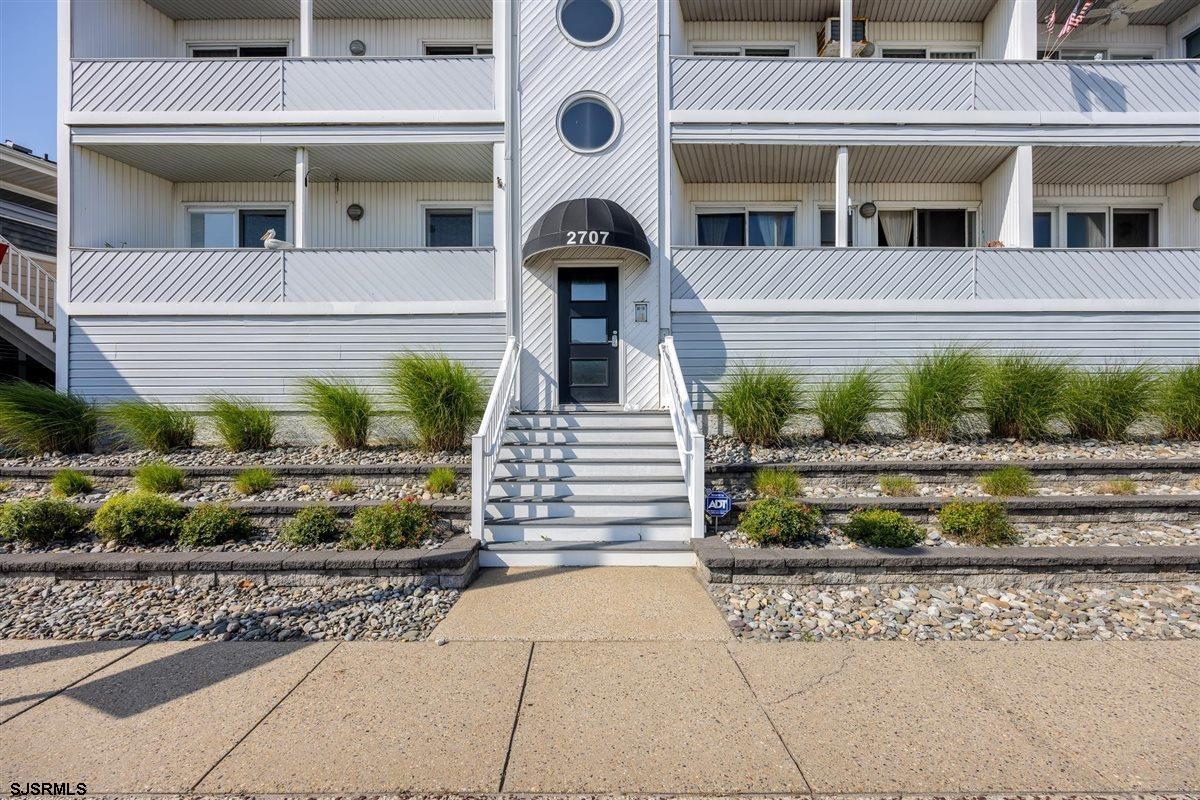 2707 Ventnor