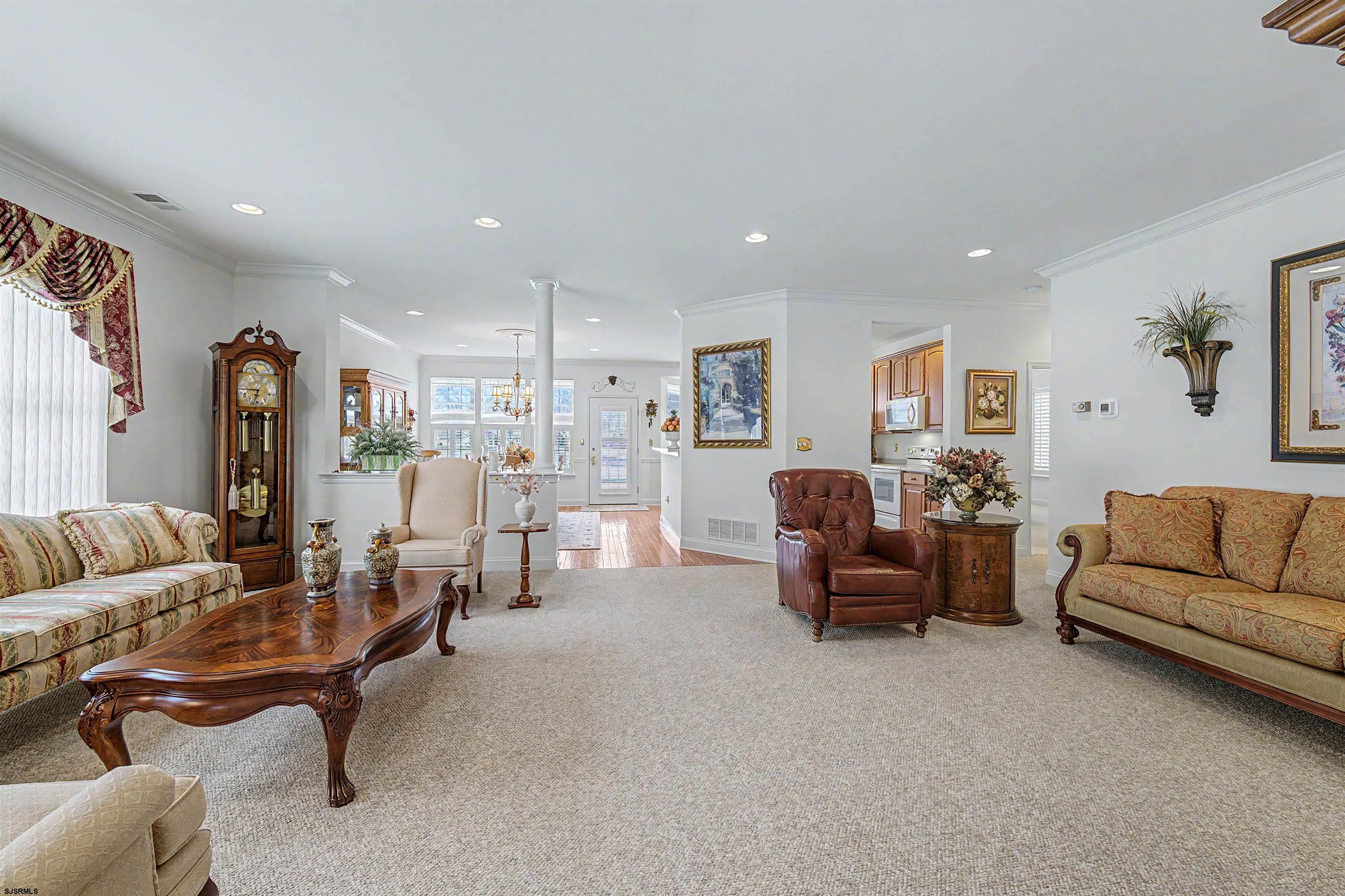 102 Oxford Ct