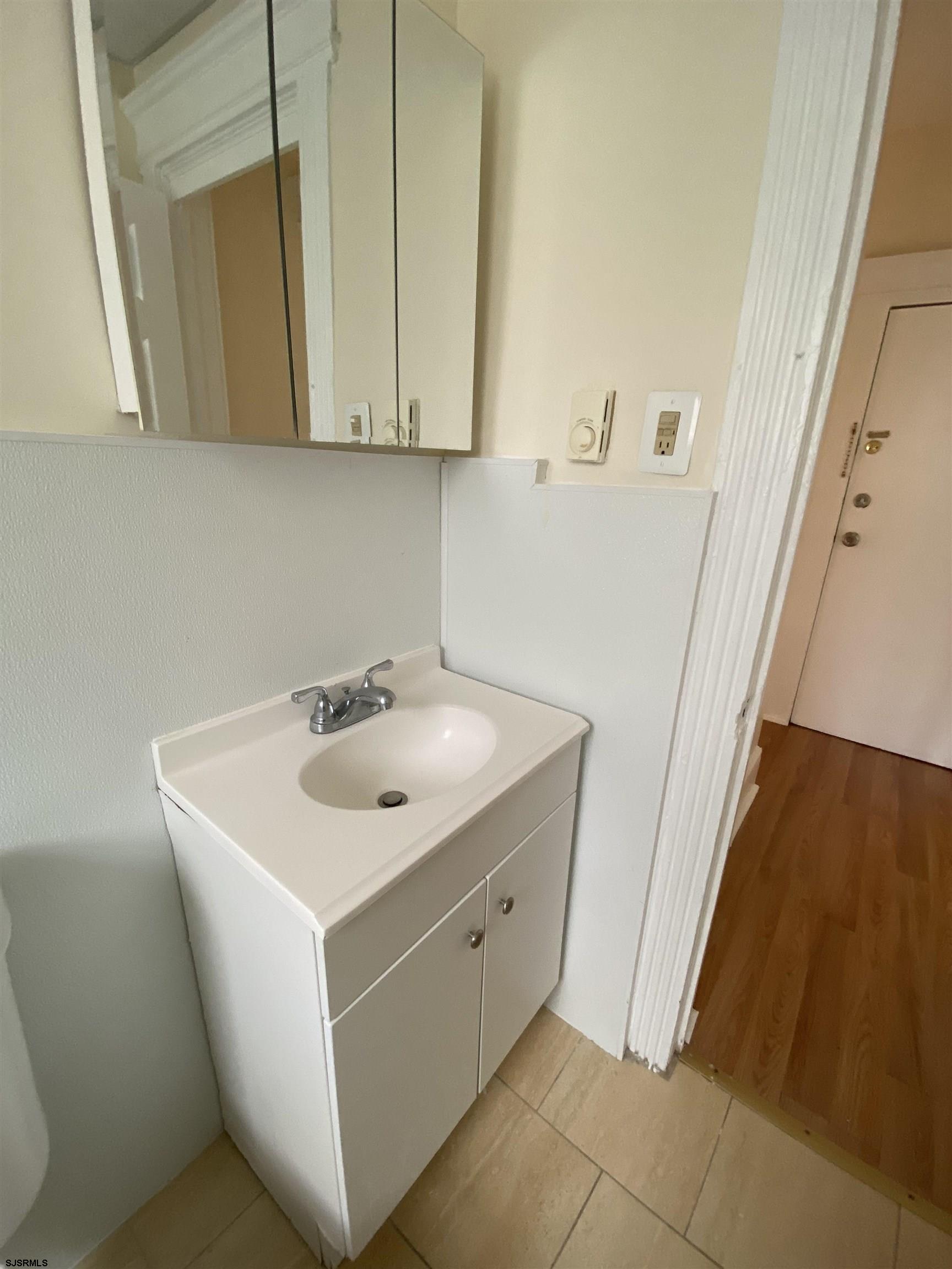 Atlantic City, New Jersey 08401, United States, 2 Bedrooms Bedrooms, ,1 BathroomBathrooms,Residential,Active,81838