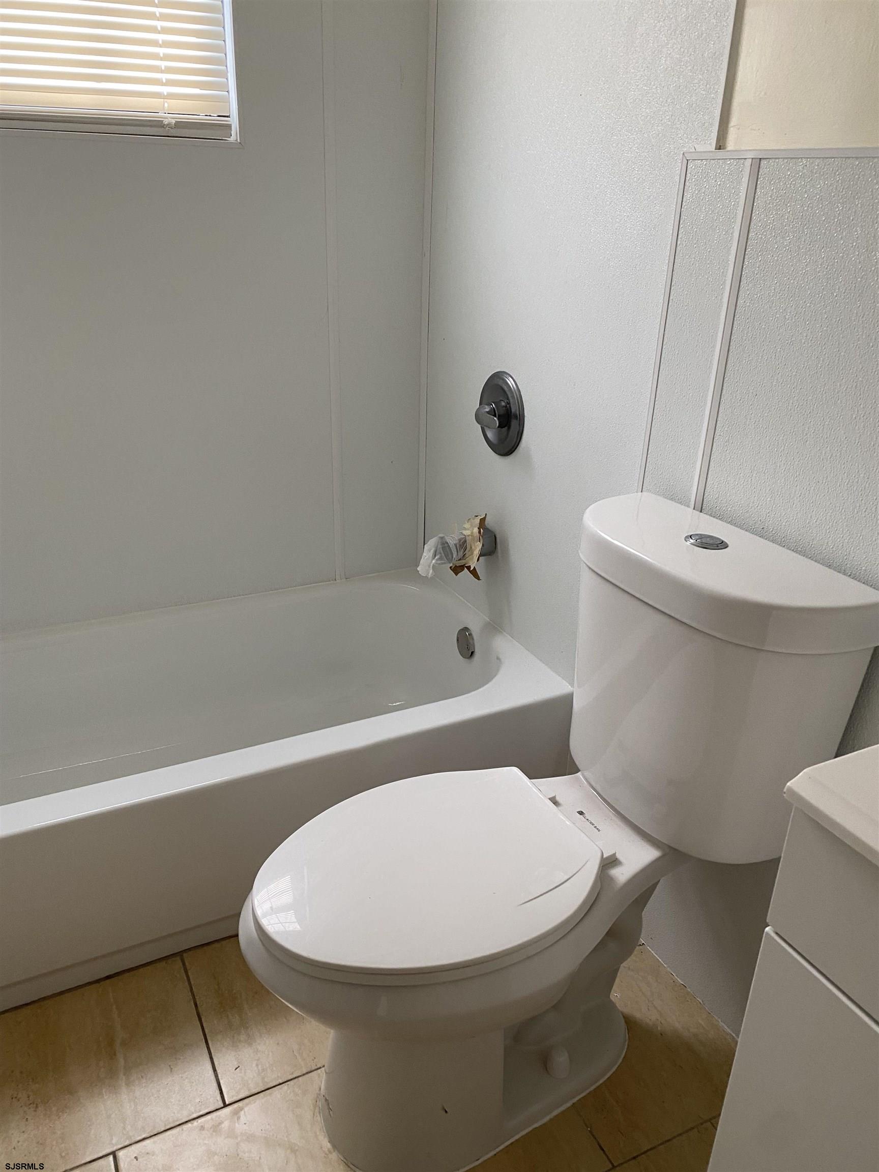 Atlantic City, New Jersey 08401, United States, 2 Bedrooms Bedrooms, ,1 BathroomBathrooms,Residential,Active,81838