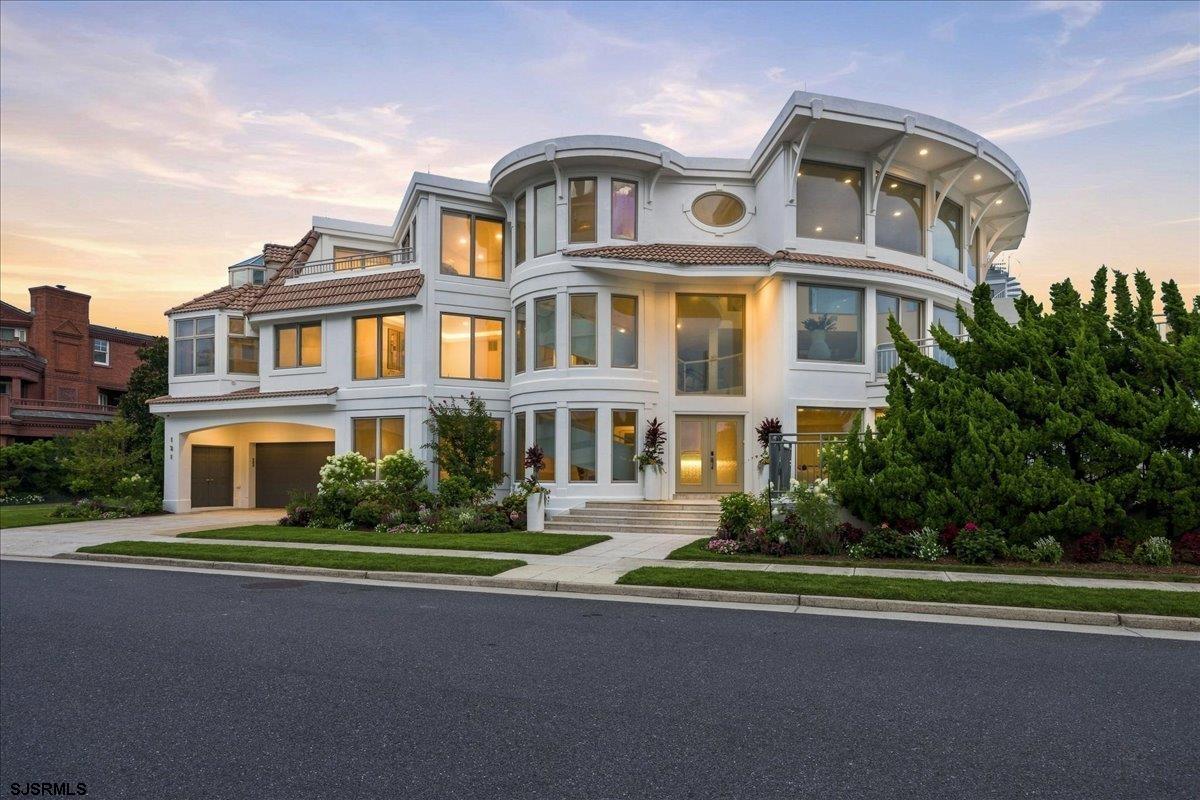 121 S 17th Ave