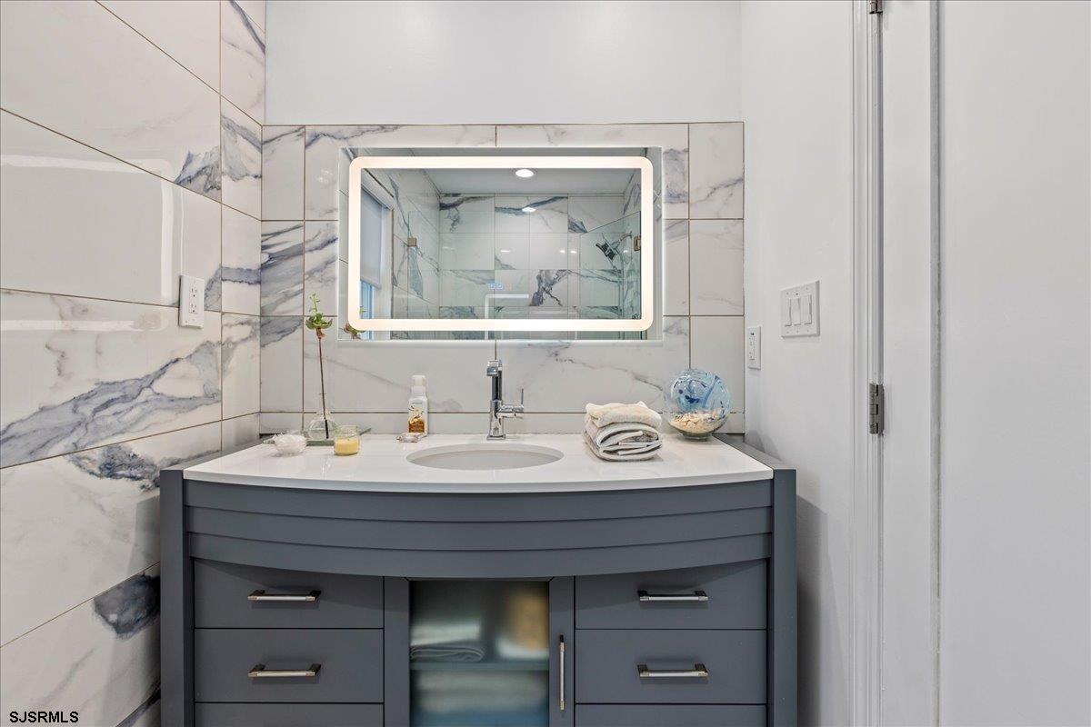 Ventnor, New Jersey 08406, United States, 6 Bedrooms Bedrooms, ,5 BathroomsBathrooms,Residential,Active,41457