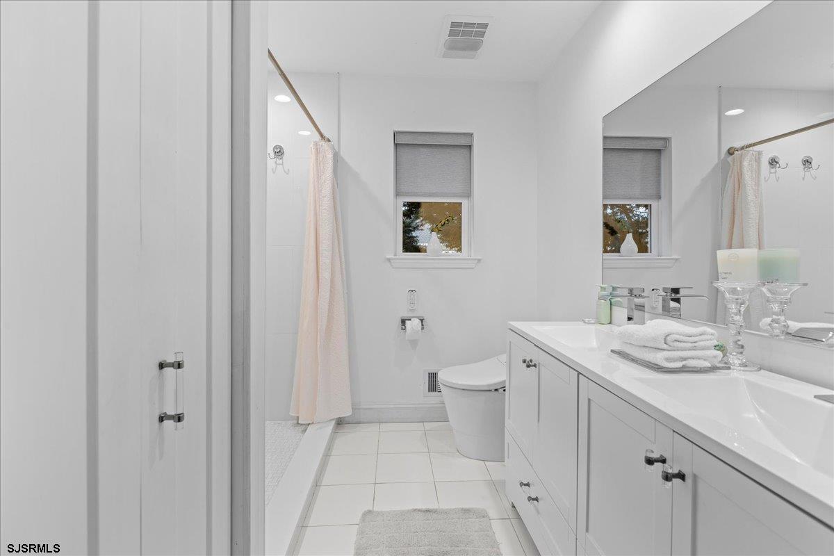 Ventnor, New Jersey 08406, United States, 6 Bedrooms Bedrooms, ,5 BathroomsBathrooms,Residential,Active,41457