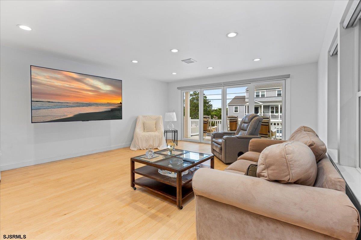 Ventnor, New Jersey 08406, United States, 6 Bedrooms Bedrooms, ,5 BathroomsBathrooms,Residential,Active,41457