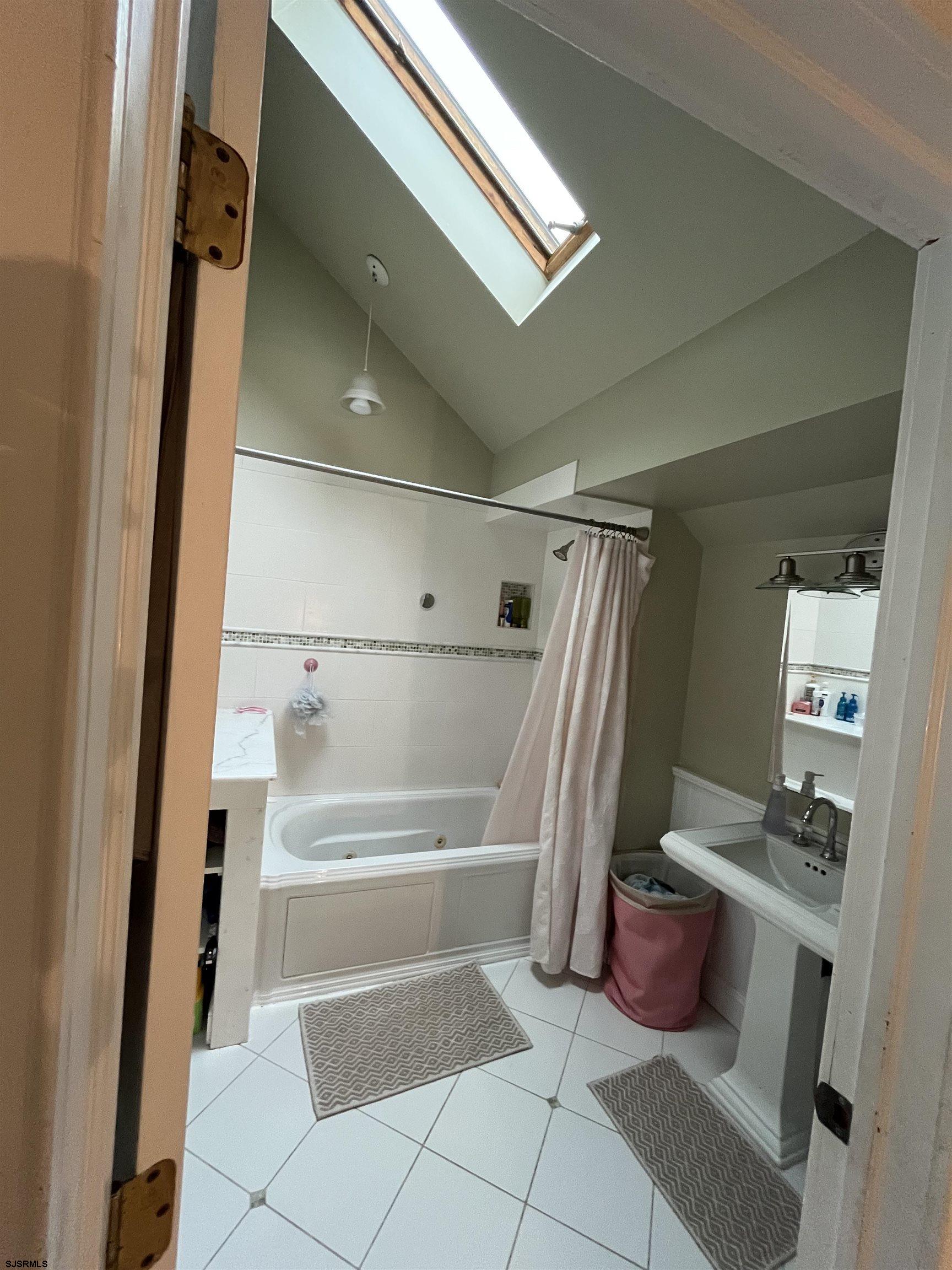 Egg Harbor Township, New Jersey 08234, United States, 4 Bedrooms Bedrooms, ,3 BathroomsBathrooms,Residential,Active,108241