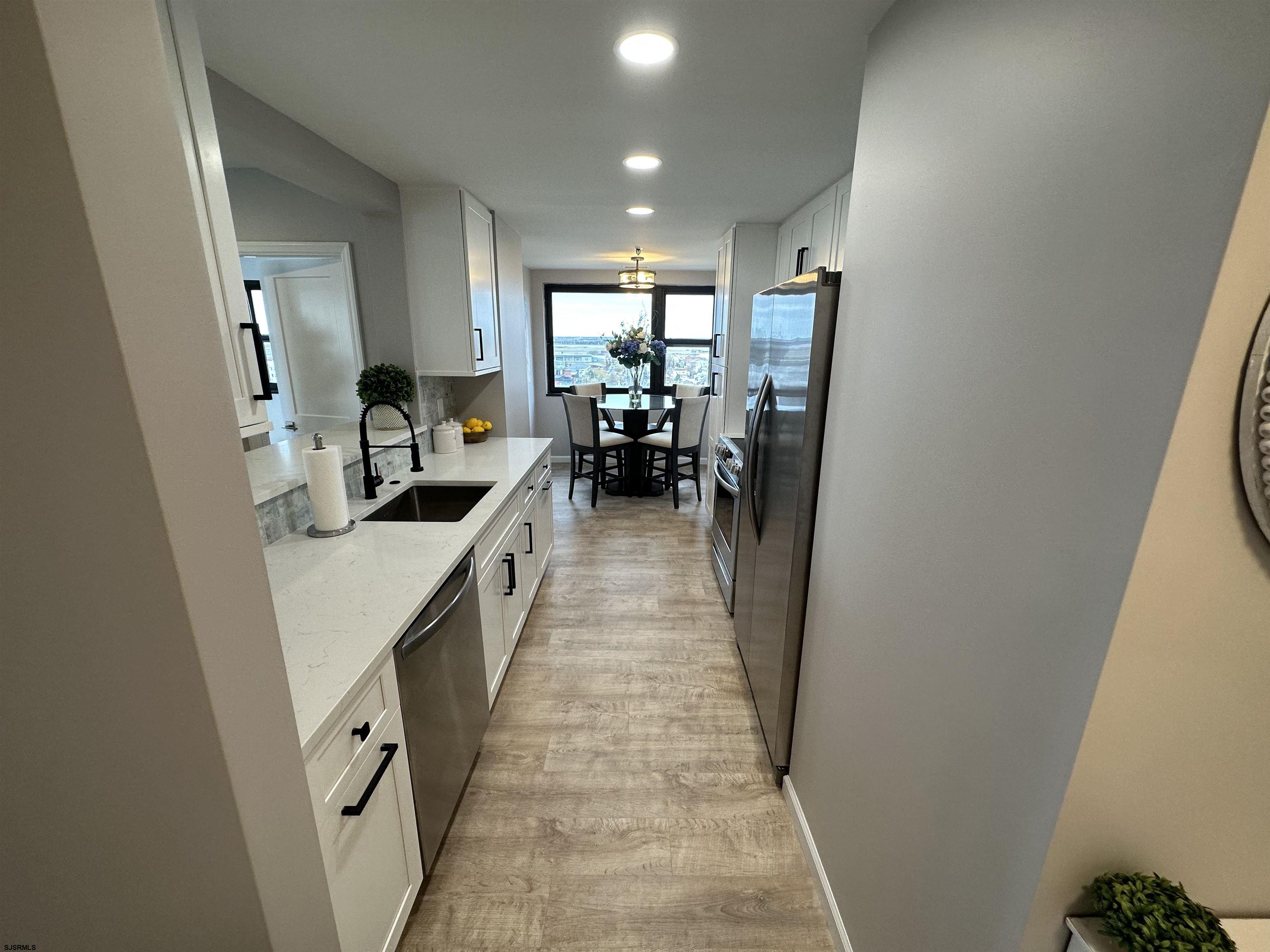 Atlantic City, New Jersey 08401, United States, 2 Bedrooms Bedrooms, ,2 BathroomsBathrooms,Residential,Active,76920