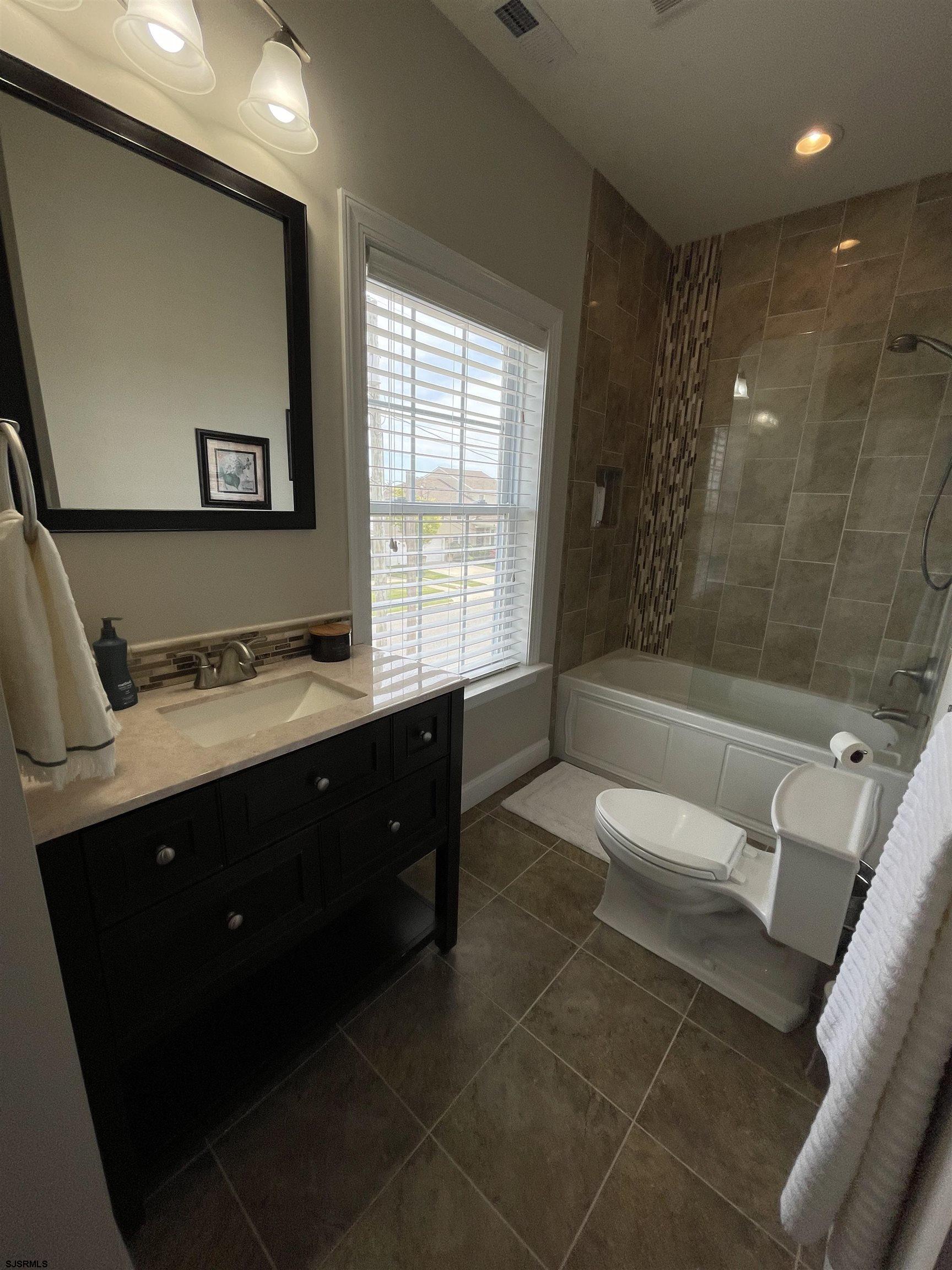 Ventnor, New Jersey 08406, United States, 4 Bedrooms Bedrooms, ,3 BathroomsBathrooms,Residential,Active,19616