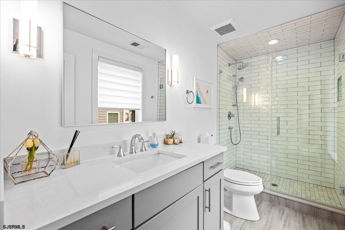 Margate, New Jersey 08402, United States, 6 Bedrooms Bedrooms, ,5 BathroomsBathrooms,Residential,Active,192508