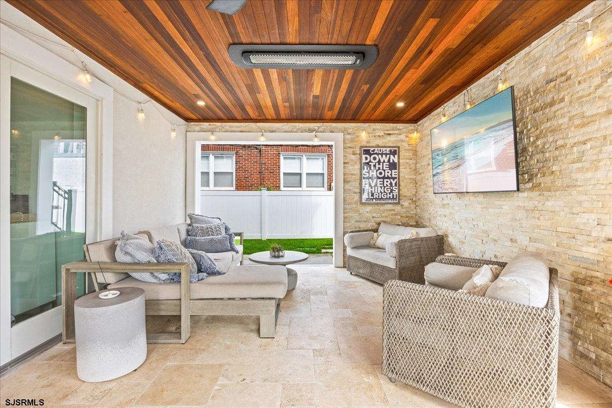 Margate, New Jersey 08402, United States, 6 Bedrooms Bedrooms, ,5 BathroomsBathrooms,Residential,Active,192508