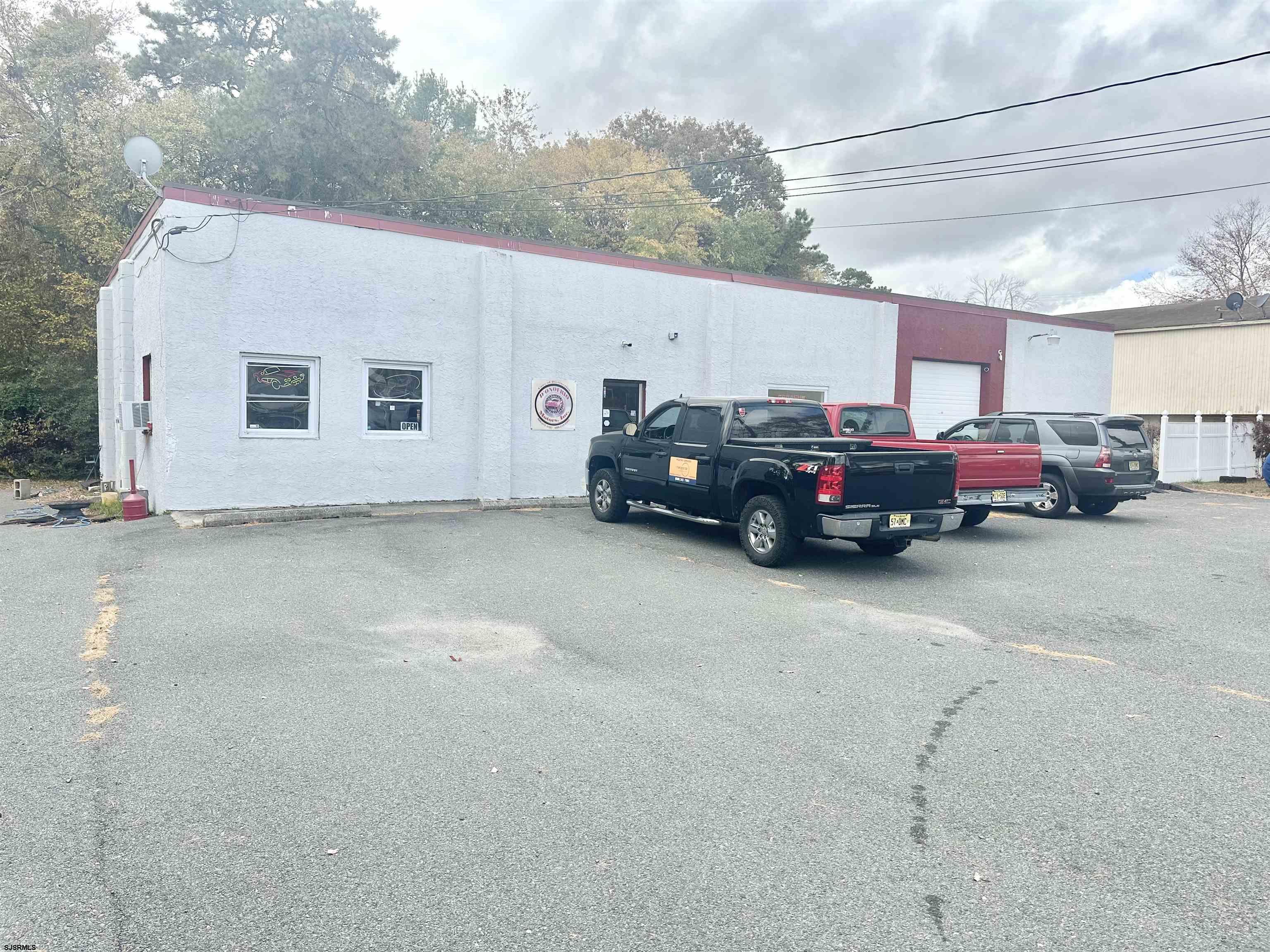 318 E White Horse Pike