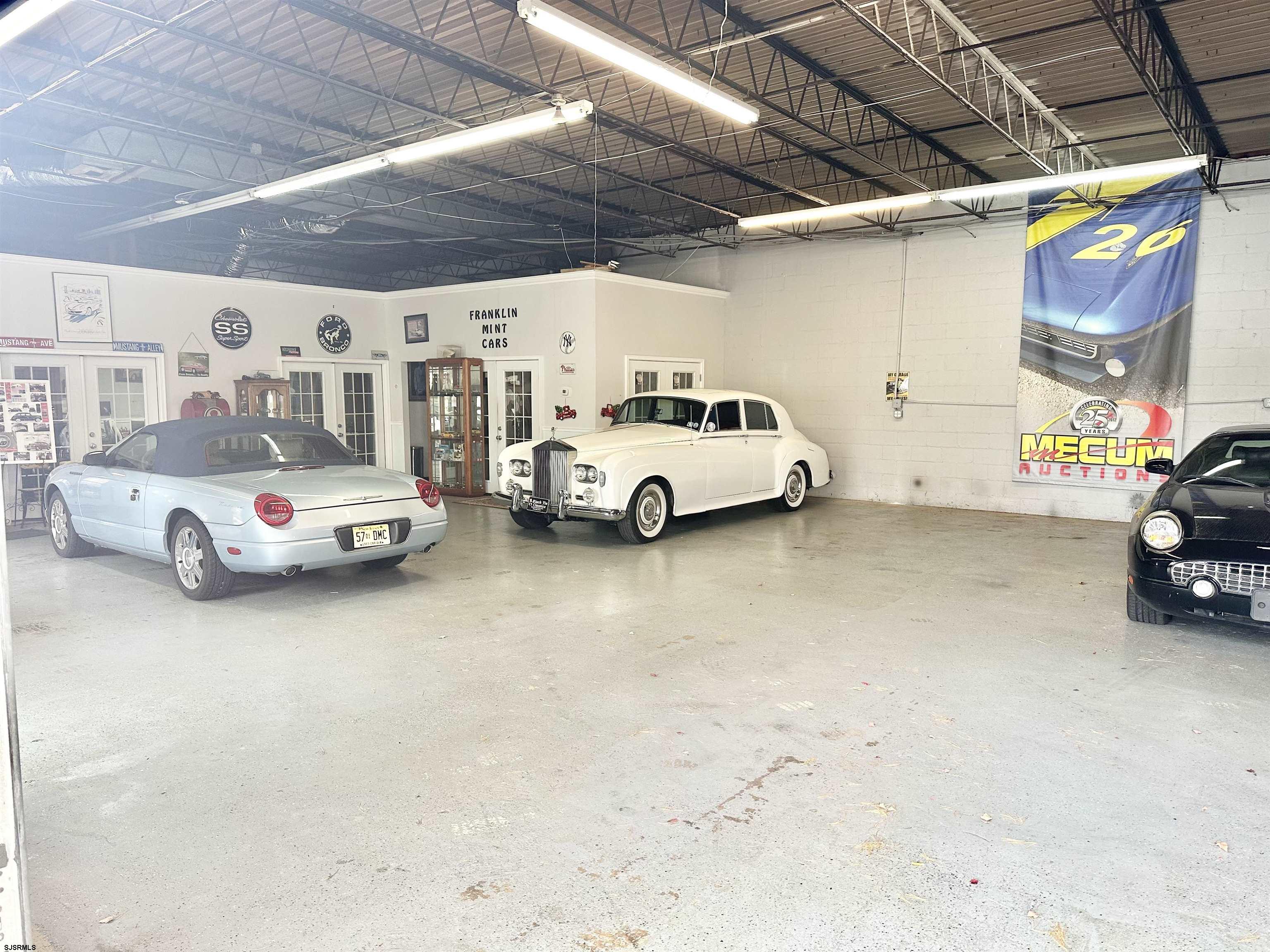 318 E White Horse Pike