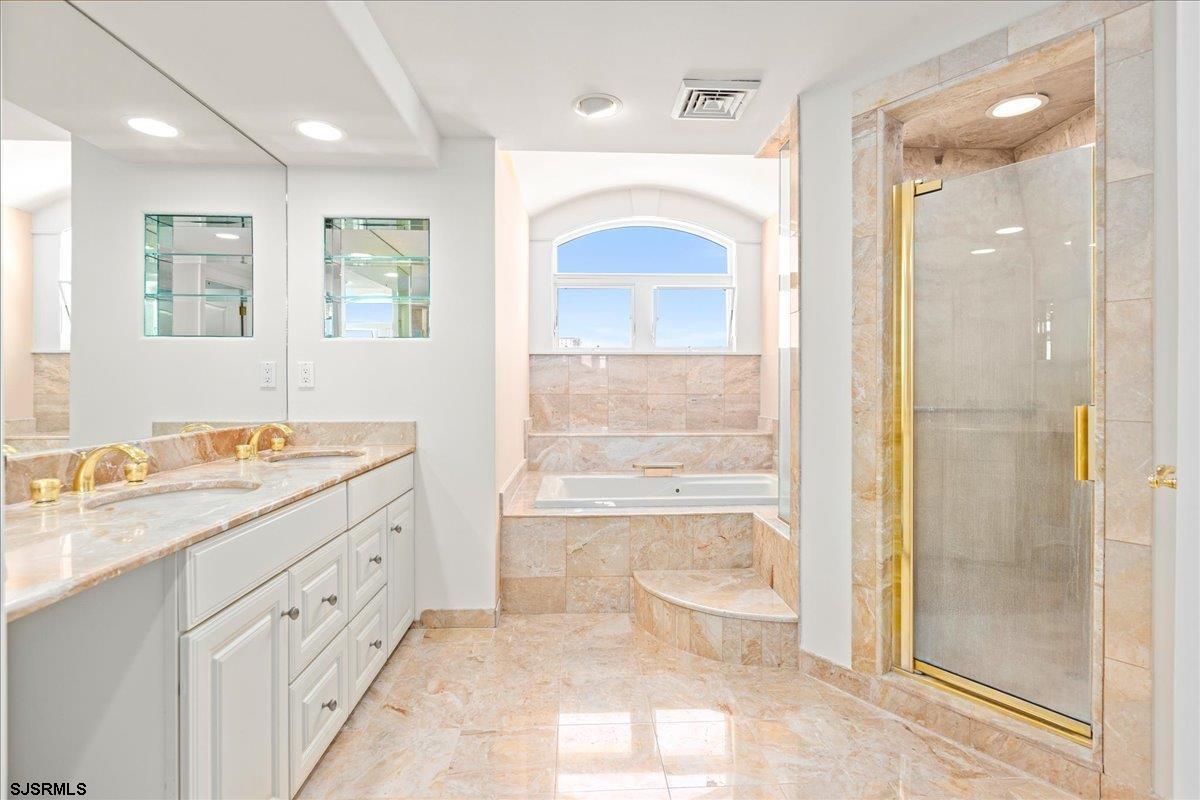 Longport, New Jersey 08403, United States, 3 Bedrooms Bedrooms, ,4 BathroomsBathrooms,Residential,Active,170852