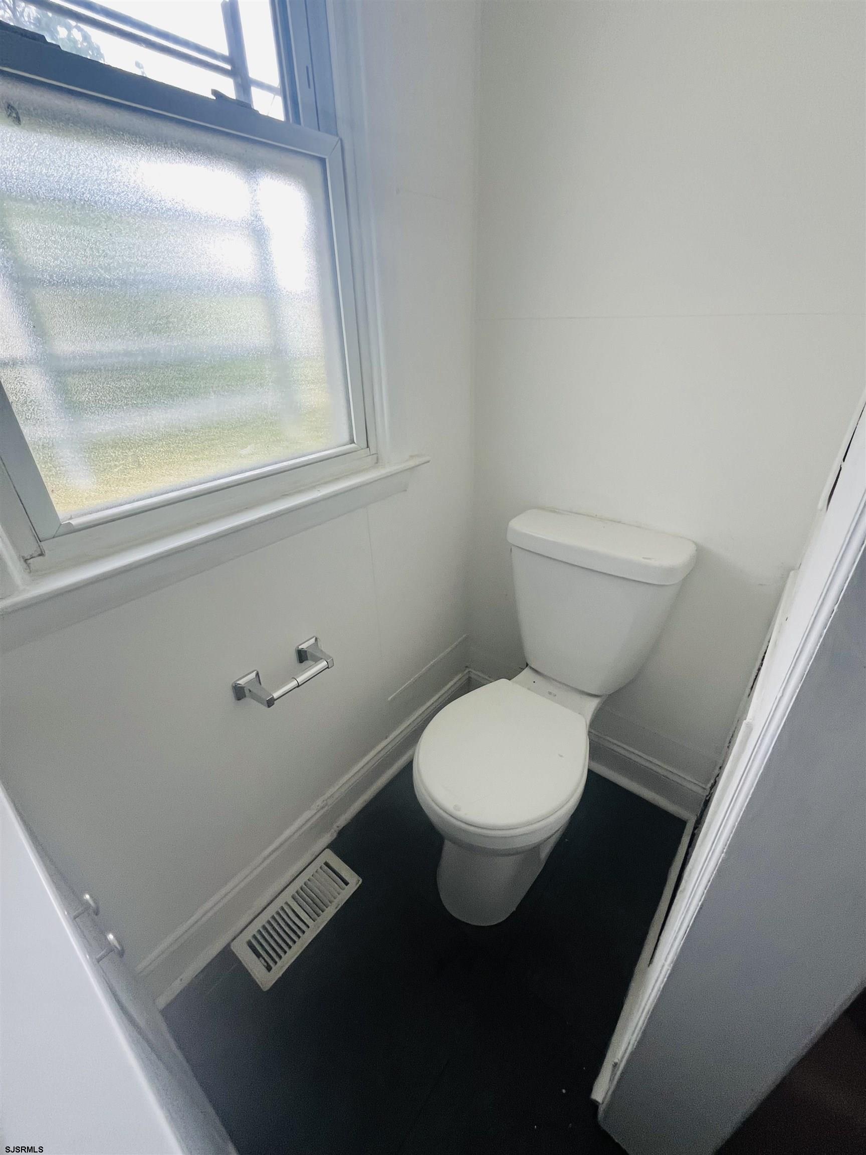 Atlantic City, New Jersey 08401, United States, 3 Bedrooms Bedrooms, ,1 BathroomBathrooms,Residential,Active,184675