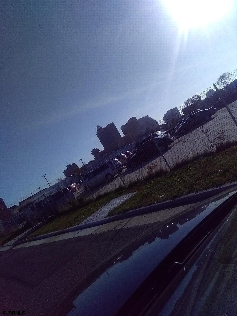 300 N Georgia