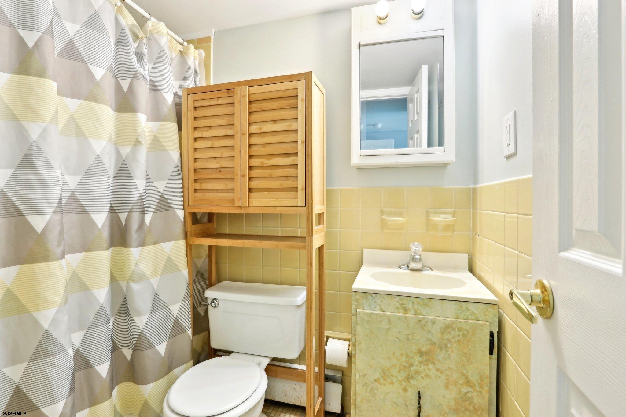 Wildwood, New Jersey 08260, United States, 4 Bedrooms Bedrooms, ,4 BathroomsBathrooms,Residential,Pending,117355