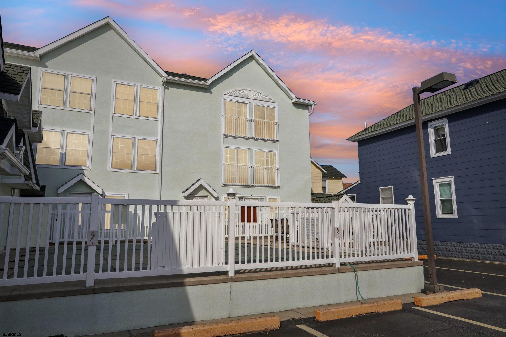 Wildwood, New Jersey 08260, United States, 4 Bedrooms Bedrooms, ,4 BathroomsBathrooms,Residential,Pending,117355