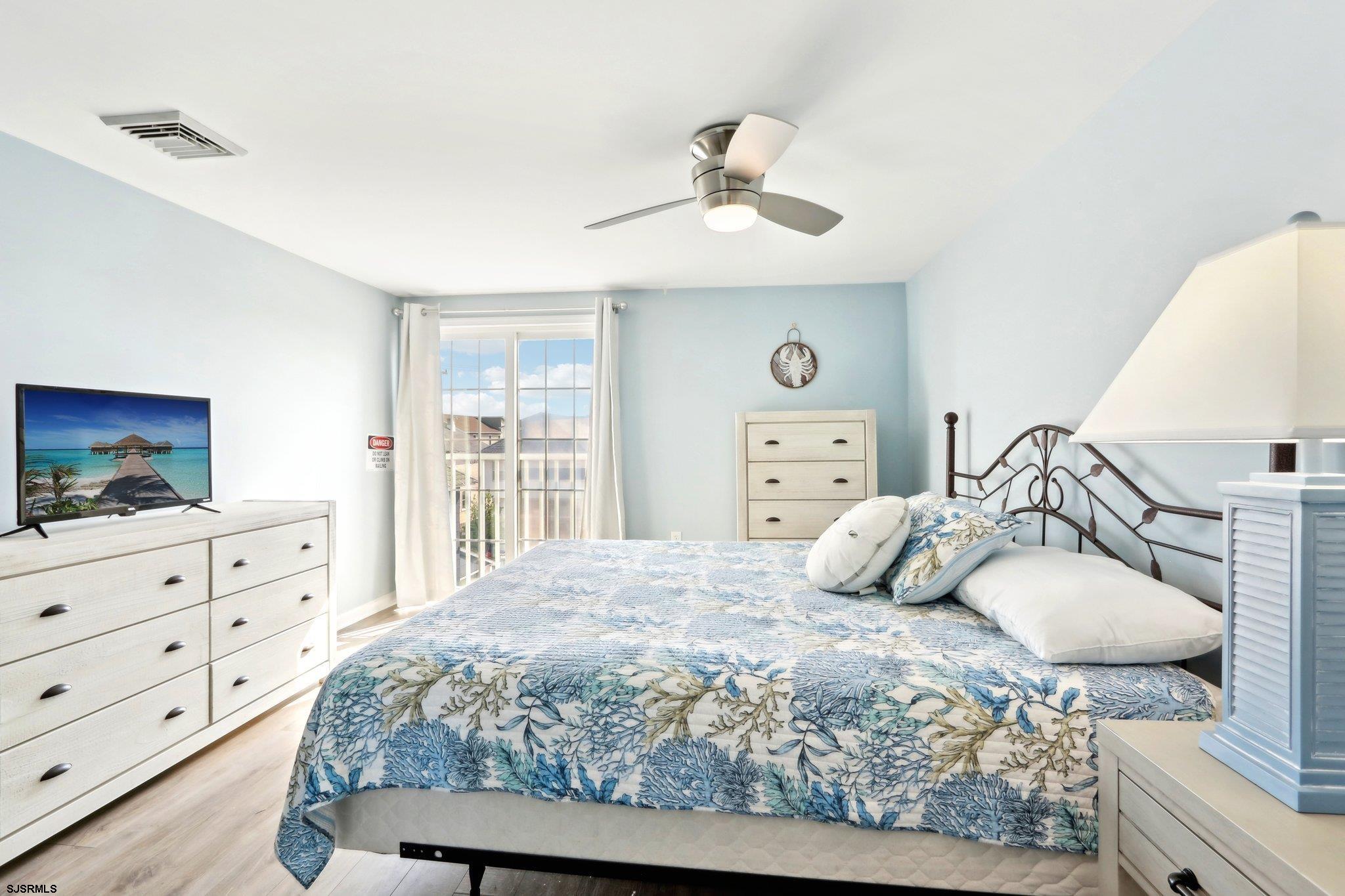 Wildwood, New Jersey 08260, United States, 4 Bedrooms Bedrooms, ,4 BathroomsBathrooms,Residential,Pending,117355