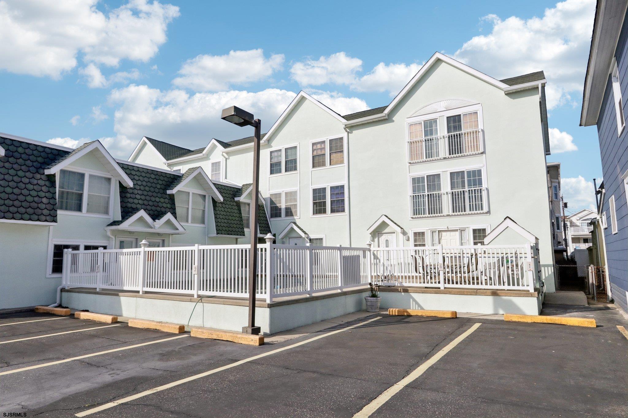 Wildwood, New Jersey 08260, United States, 4 Bedrooms Bedrooms, ,4 BathroomsBathrooms,Residential,Pending,117355