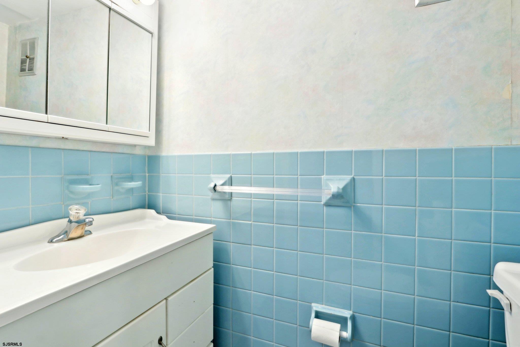 Wildwood, New Jersey 08260, United States, 4 Bedrooms Bedrooms, ,4 BathroomsBathrooms,Residential,Pending,117355