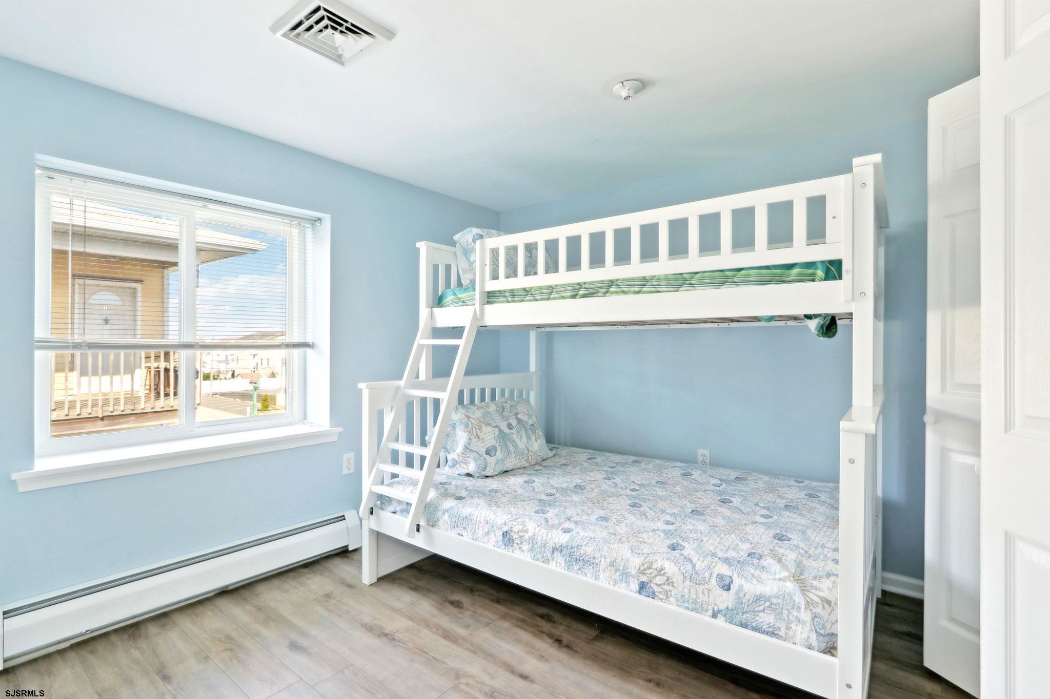 Wildwood, New Jersey 08260, United States, 4 Bedrooms Bedrooms, ,4 BathroomsBathrooms,Residential,Pending,117355