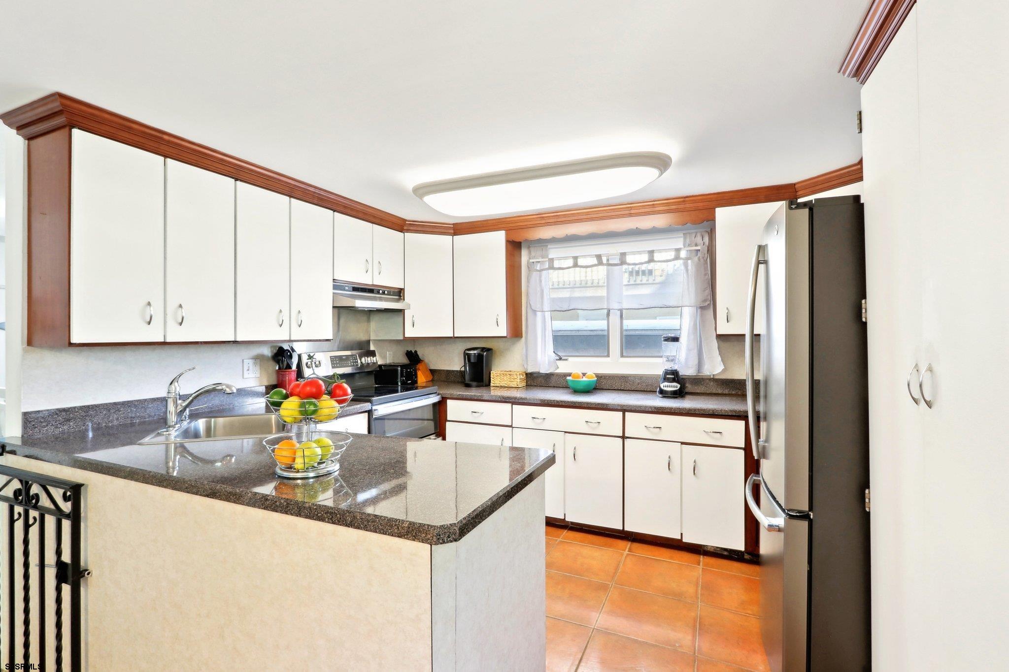 Wildwood, New Jersey 08260, United States, 4 Bedrooms Bedrooms, ,4 BathroomsBathrooms,Residential,Pending,117355