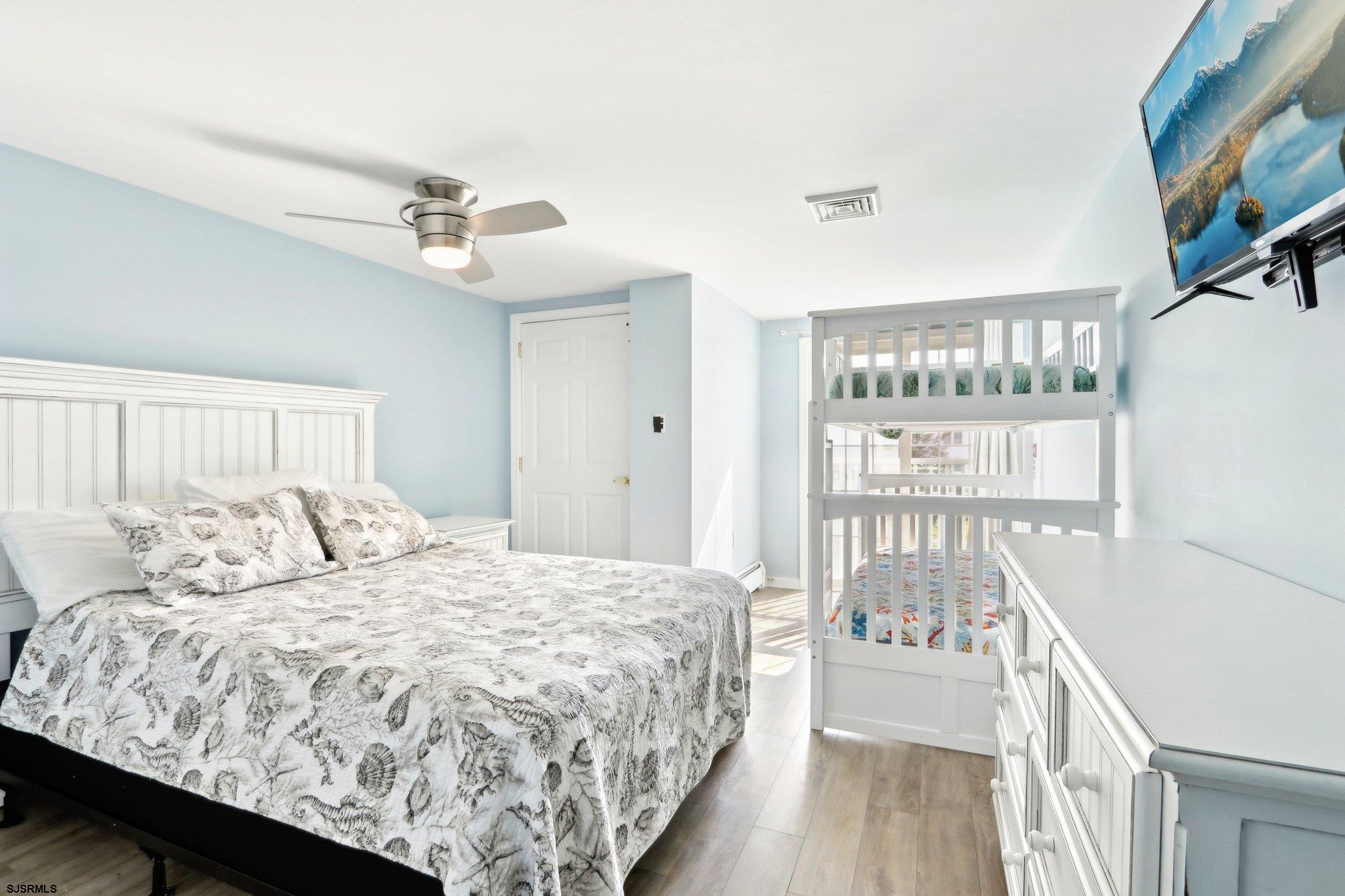 Wildwood, New Jersey 08260, United States, 4 Bedrooms Bedrooms, ,4 BathroomsBathrooms,Residential,Pending,117355