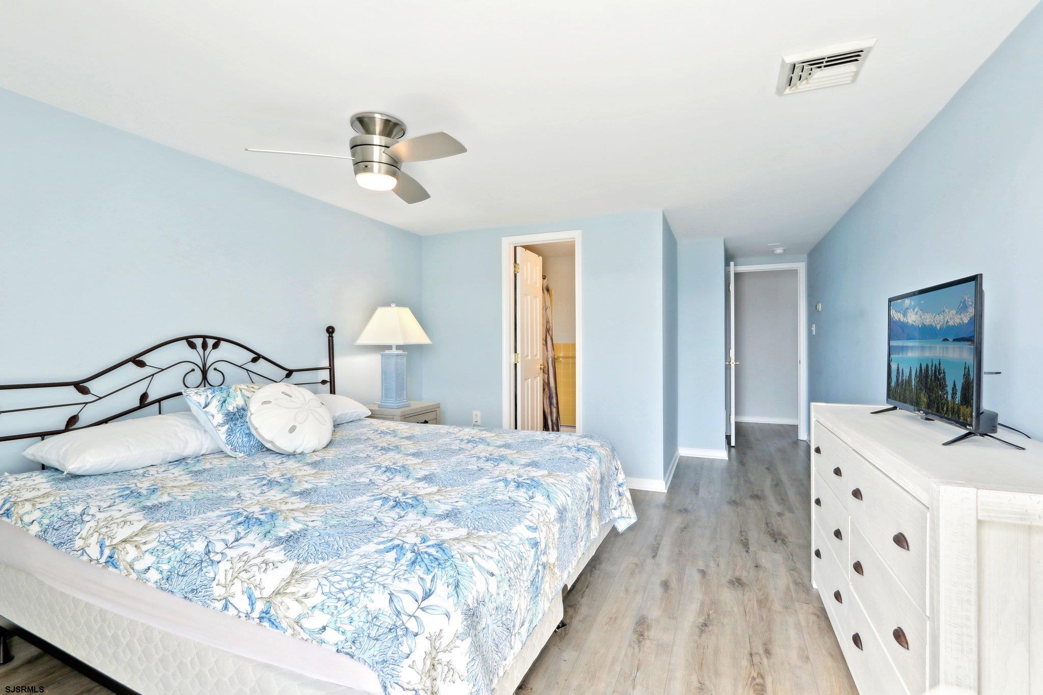 Wildwood, New Jersey 08260, United States, 4 Bedrooms Bedrooms, ,4 BathroomsBathrooms,Residential,Pending,117355