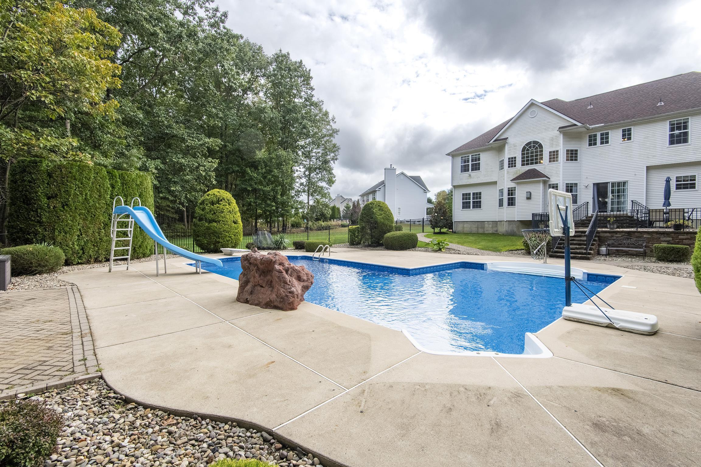 Jackson Township, New Jersey 08527, United States, 4 Bedrooms Bedrooms, ,3 BathroomsBathrooms,Residential,Active,1150