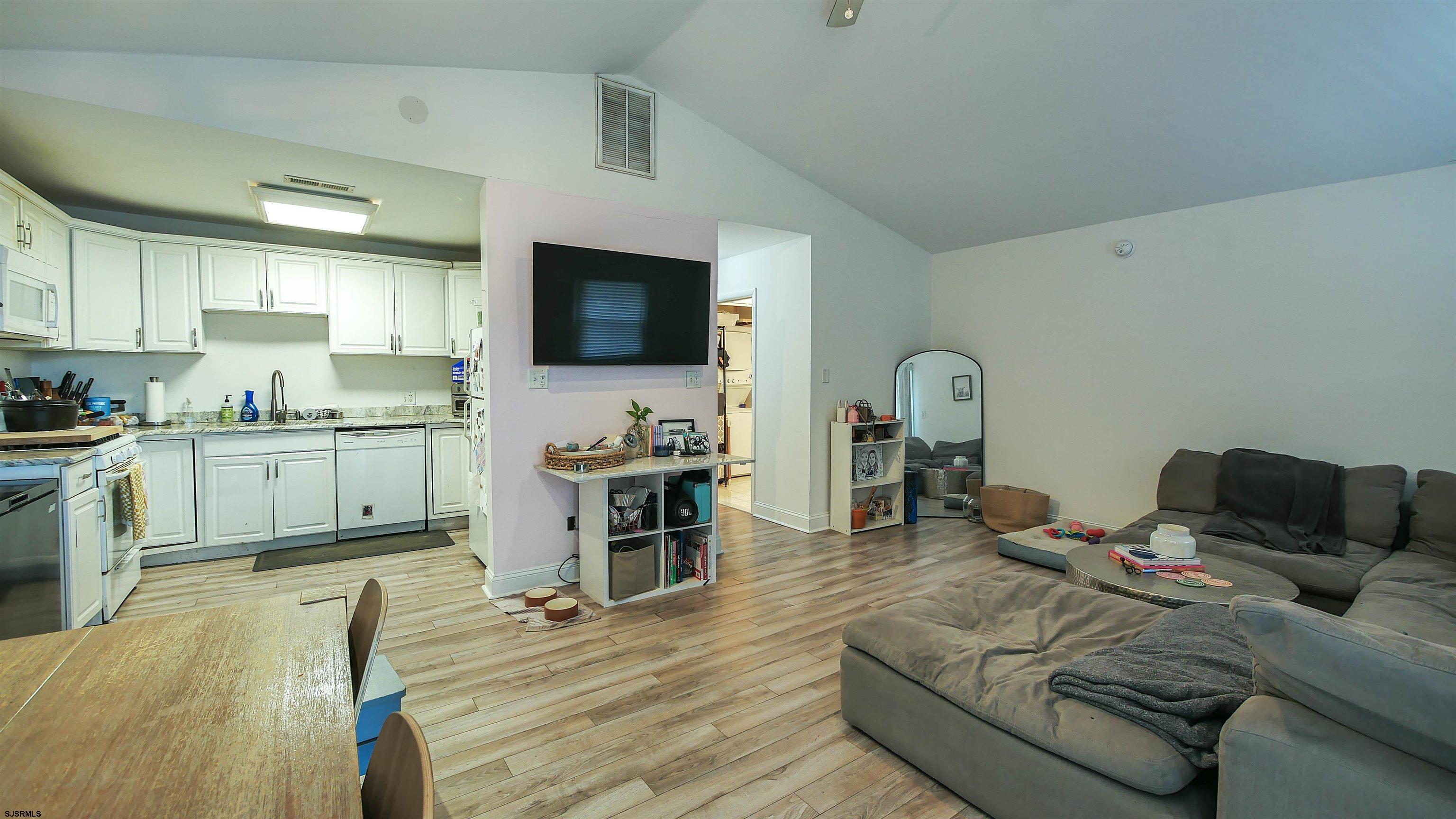 Margate, New Jersey 08402, United States, 2 Bedrooms Bedrooms, ,3 BathroomsBathrooms,Residential,Active,128377