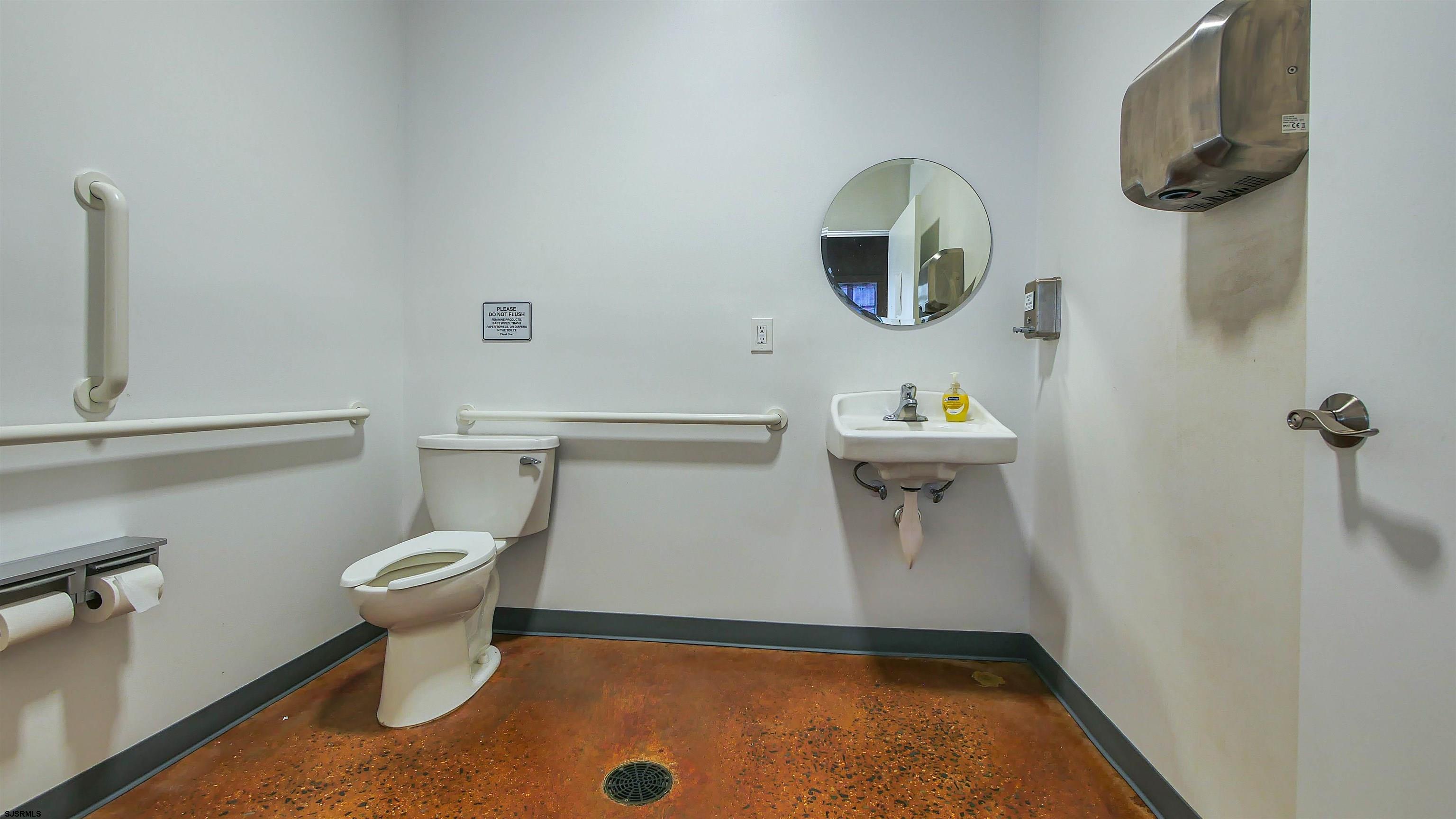 Margate, New Jersey 08402, United States, 2 Bedrooms Bedrooms, ,3 BathroomsBathrooms,Residential,Active,128377