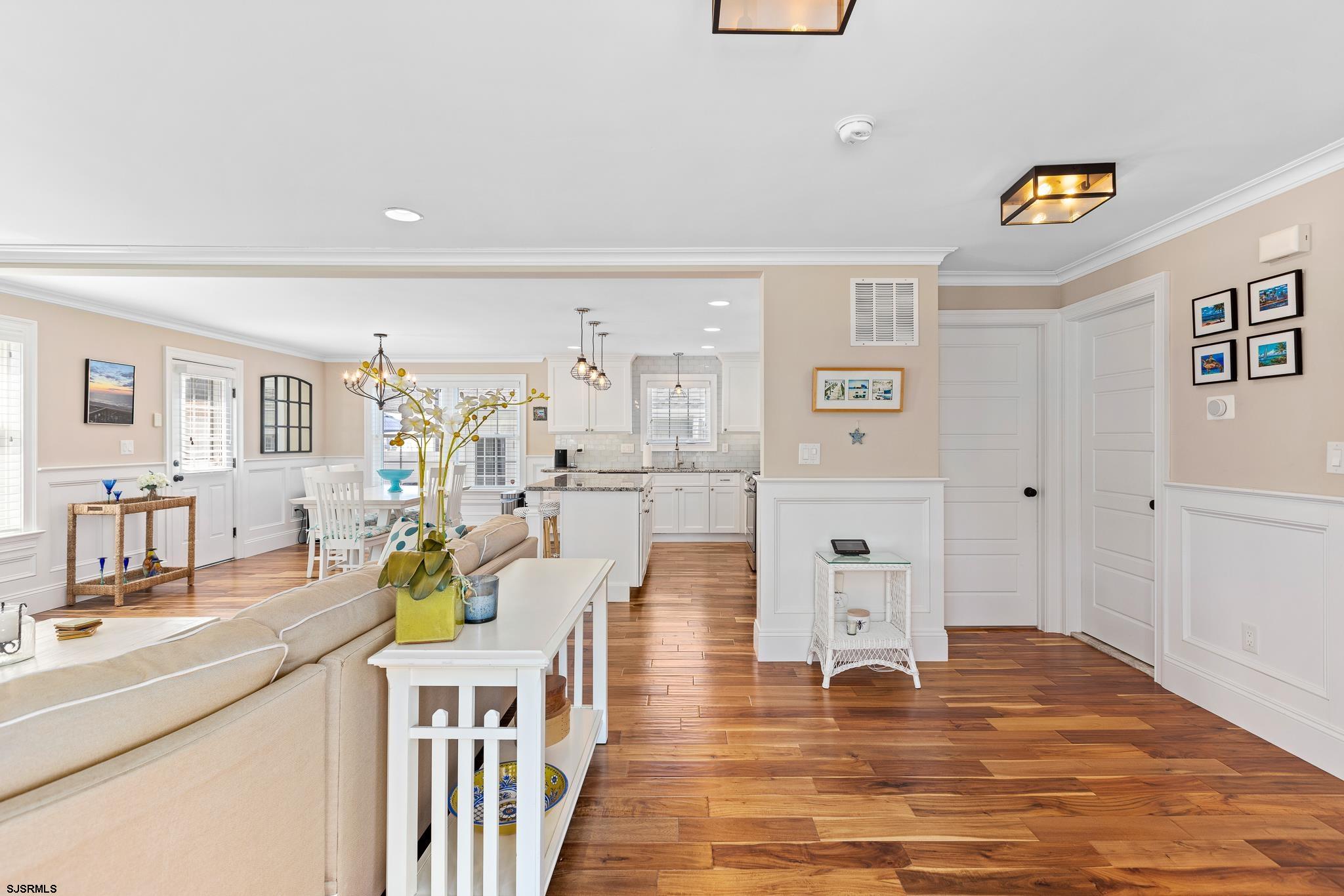 Margate, New Jersey 08402, United States, 4 Bedrooms Bedrooms, ,3 BathroomsBathrooms,Residential,Pending,37047