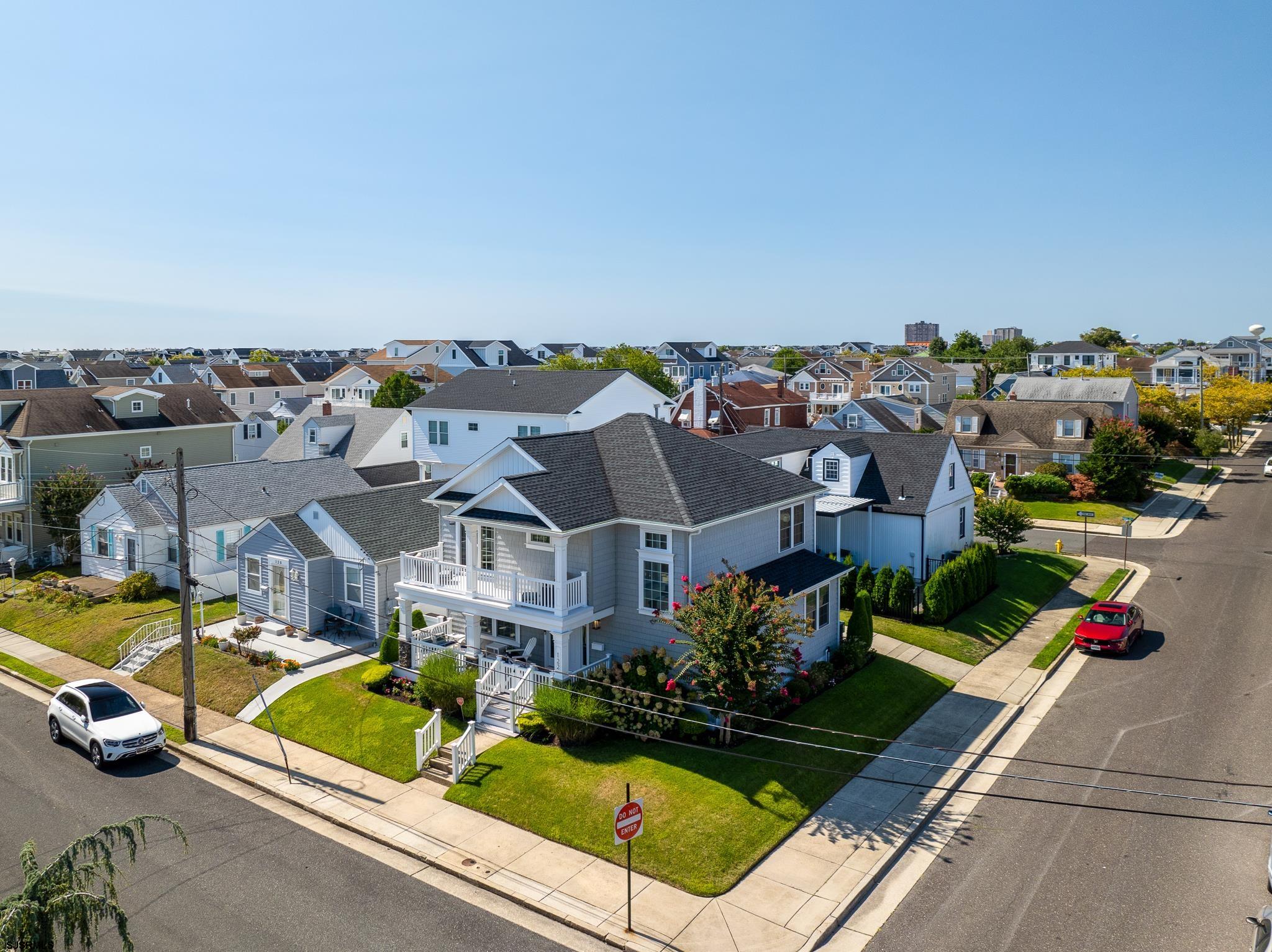 Margate, New Jersey 08402, United States, 4 Bedrooms Bedrooms, ,3 BathroomsBathrooms,Residential,Pending,37047